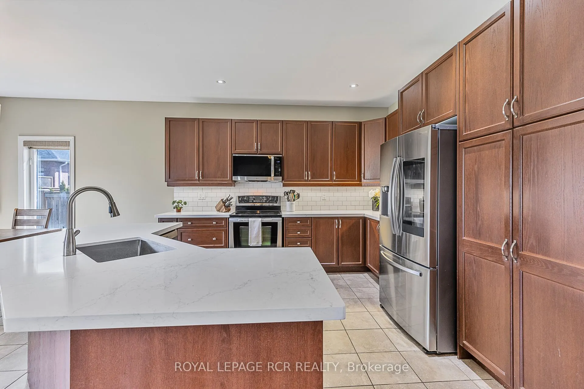 9 Coral Creek Crescent