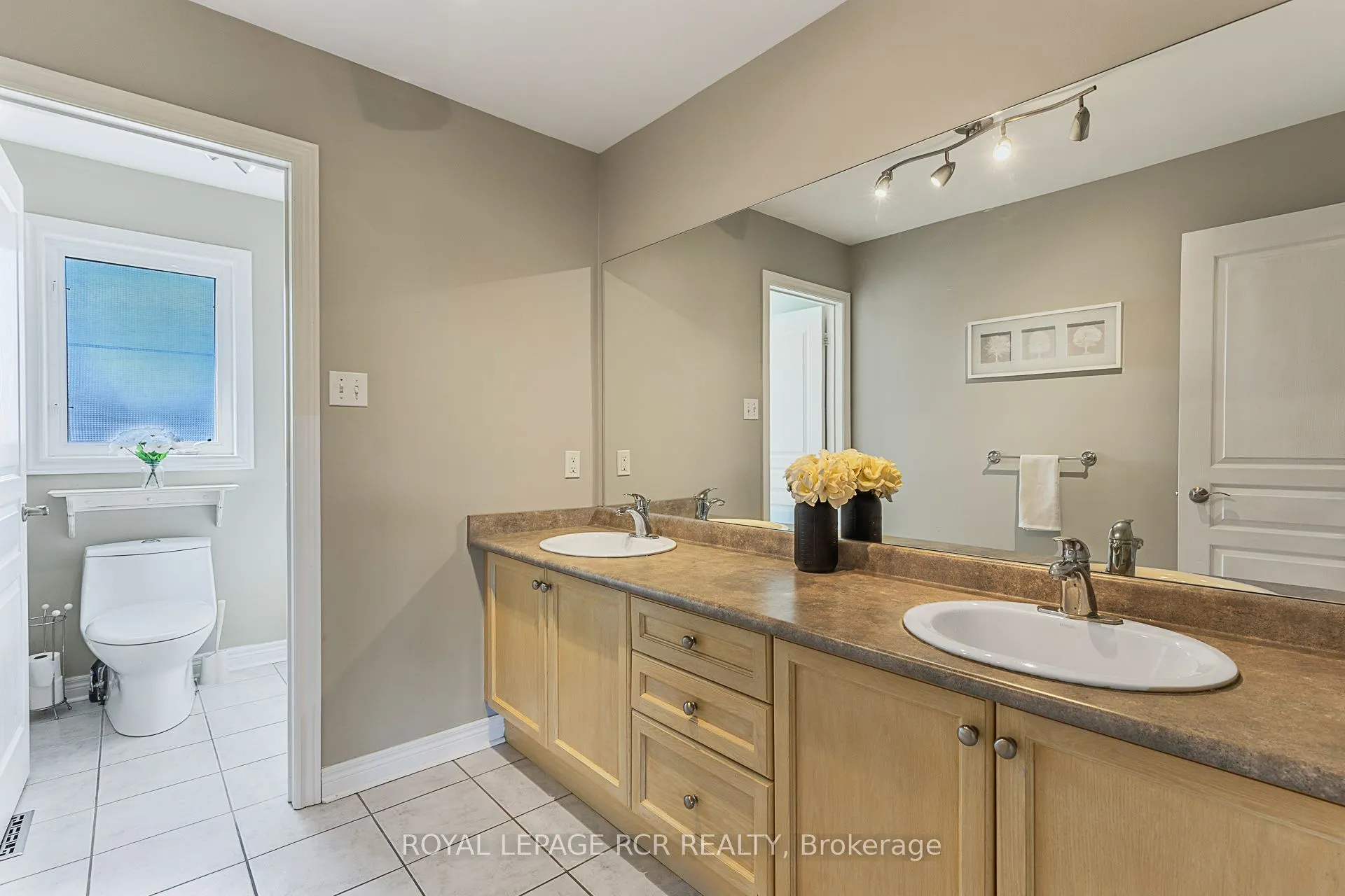9 Coral Creek Crescent