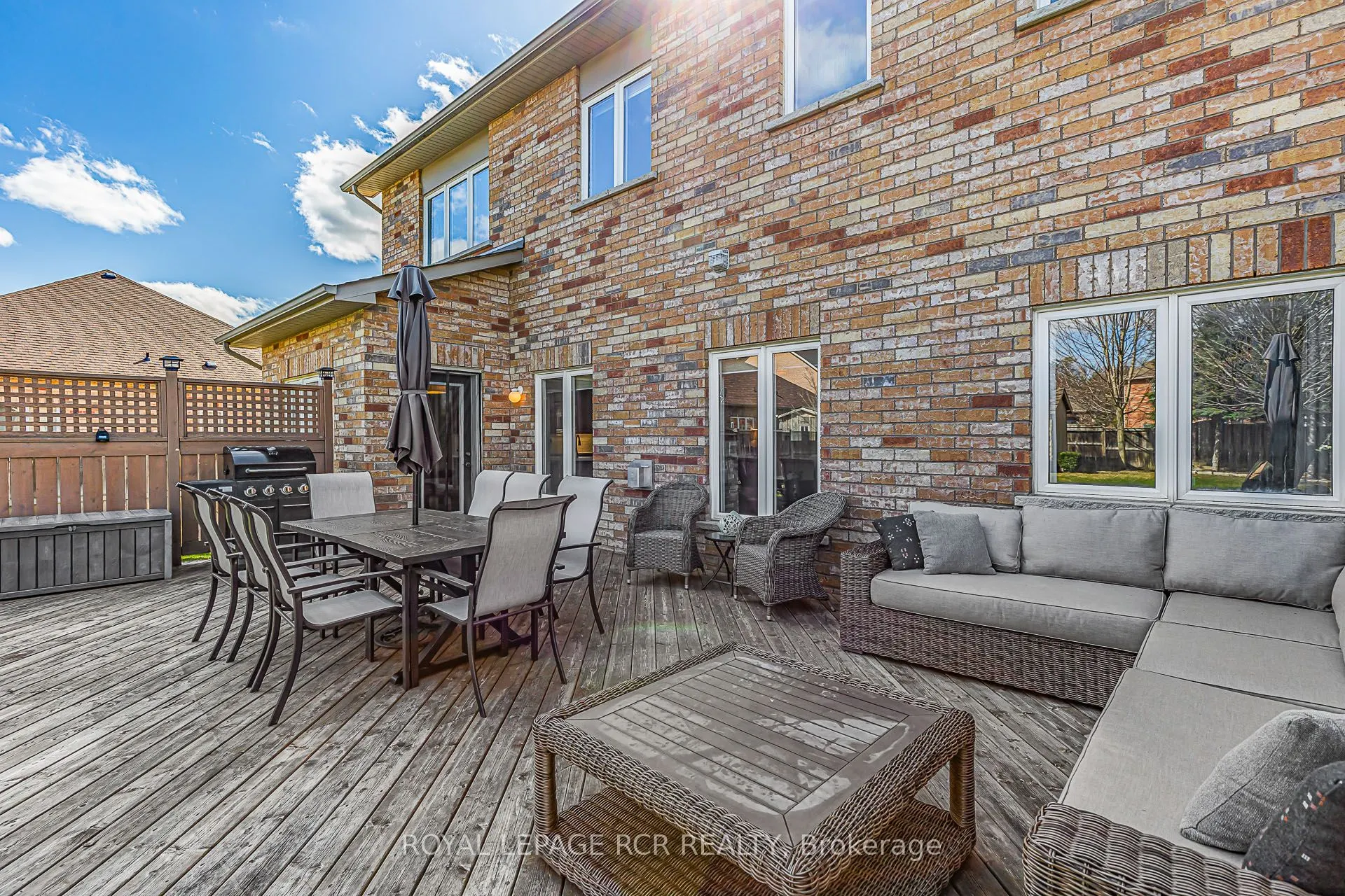 9 Coral Creek Crescent