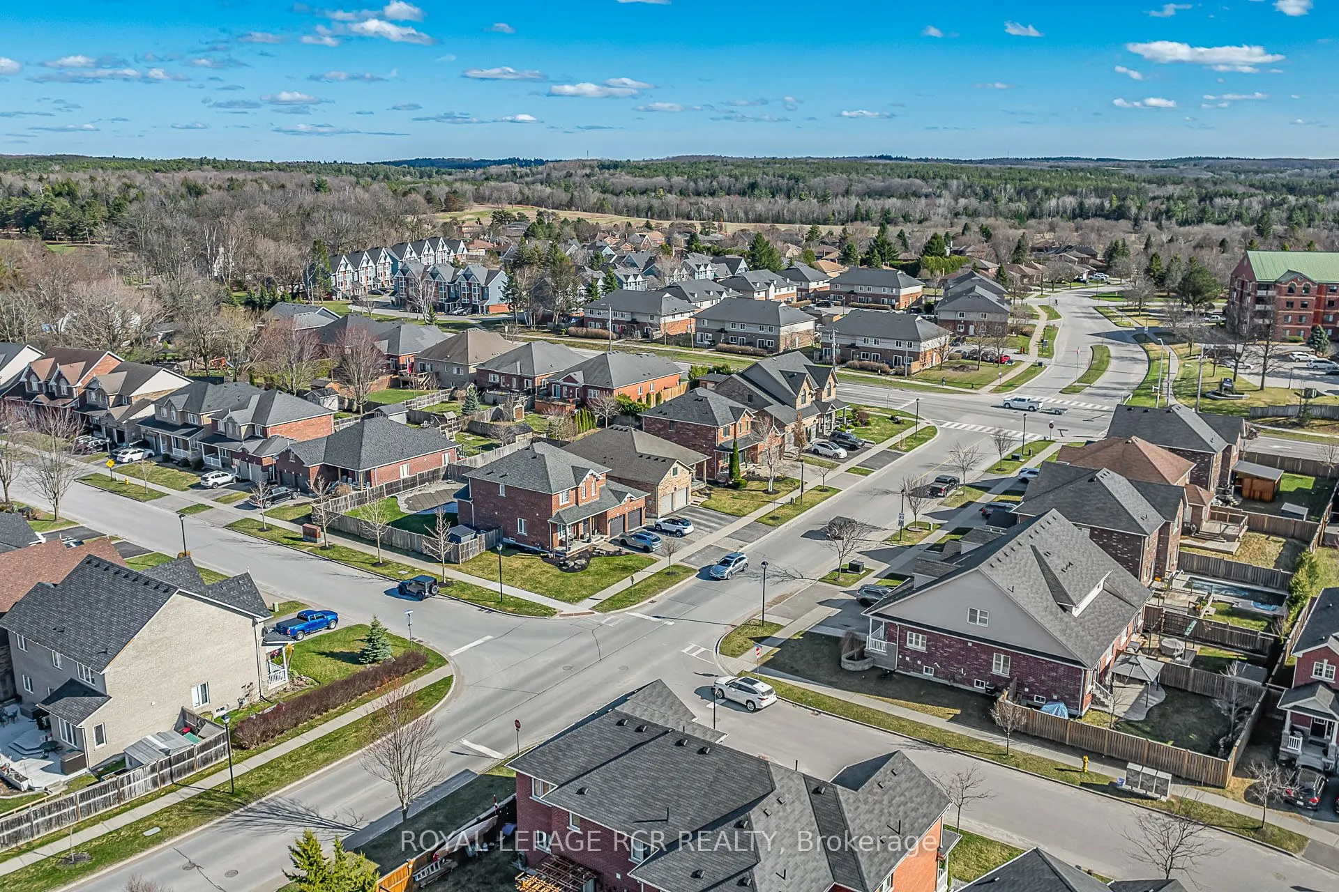 9 Coral Creek Crescent