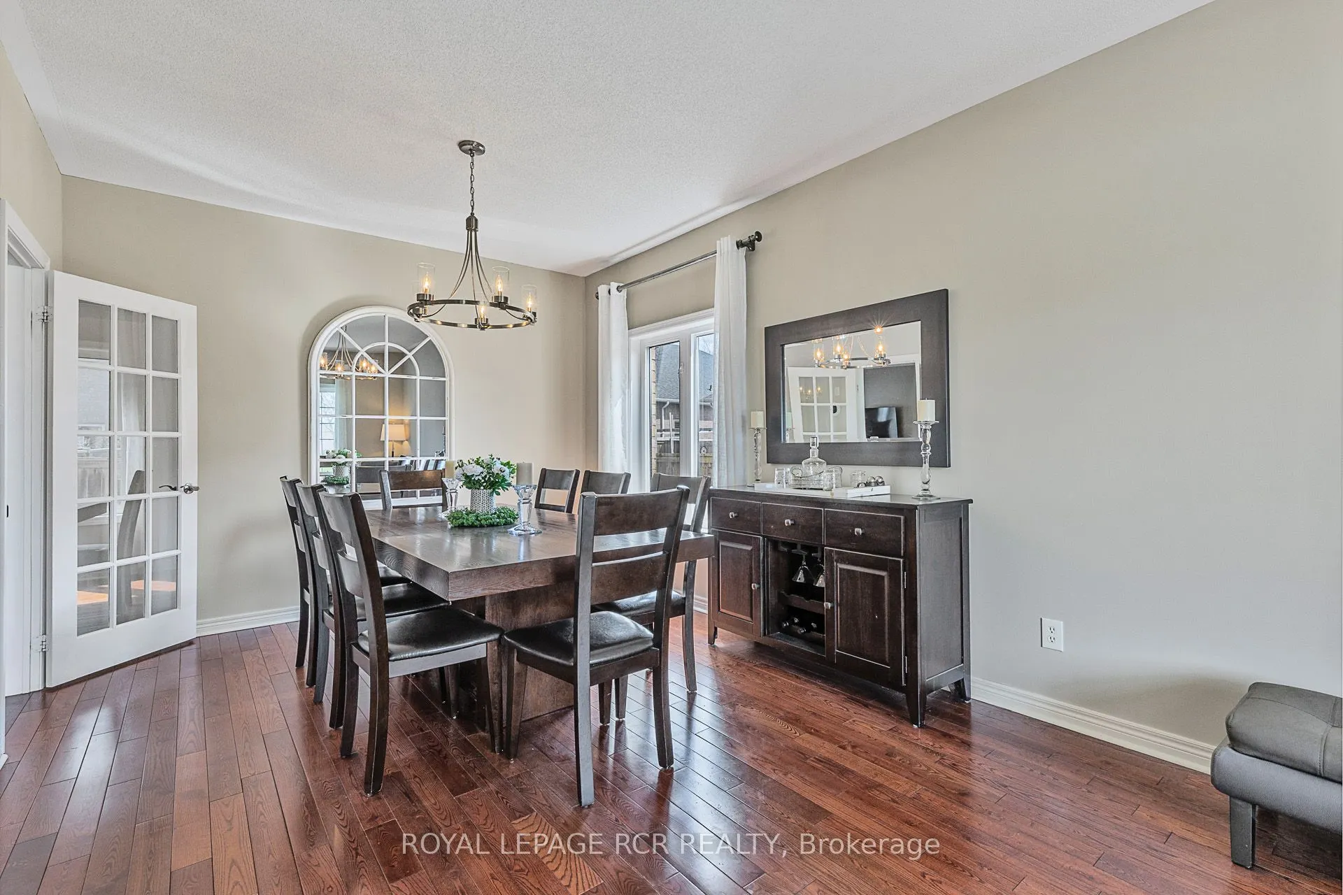 9 Coral Creek Crescent