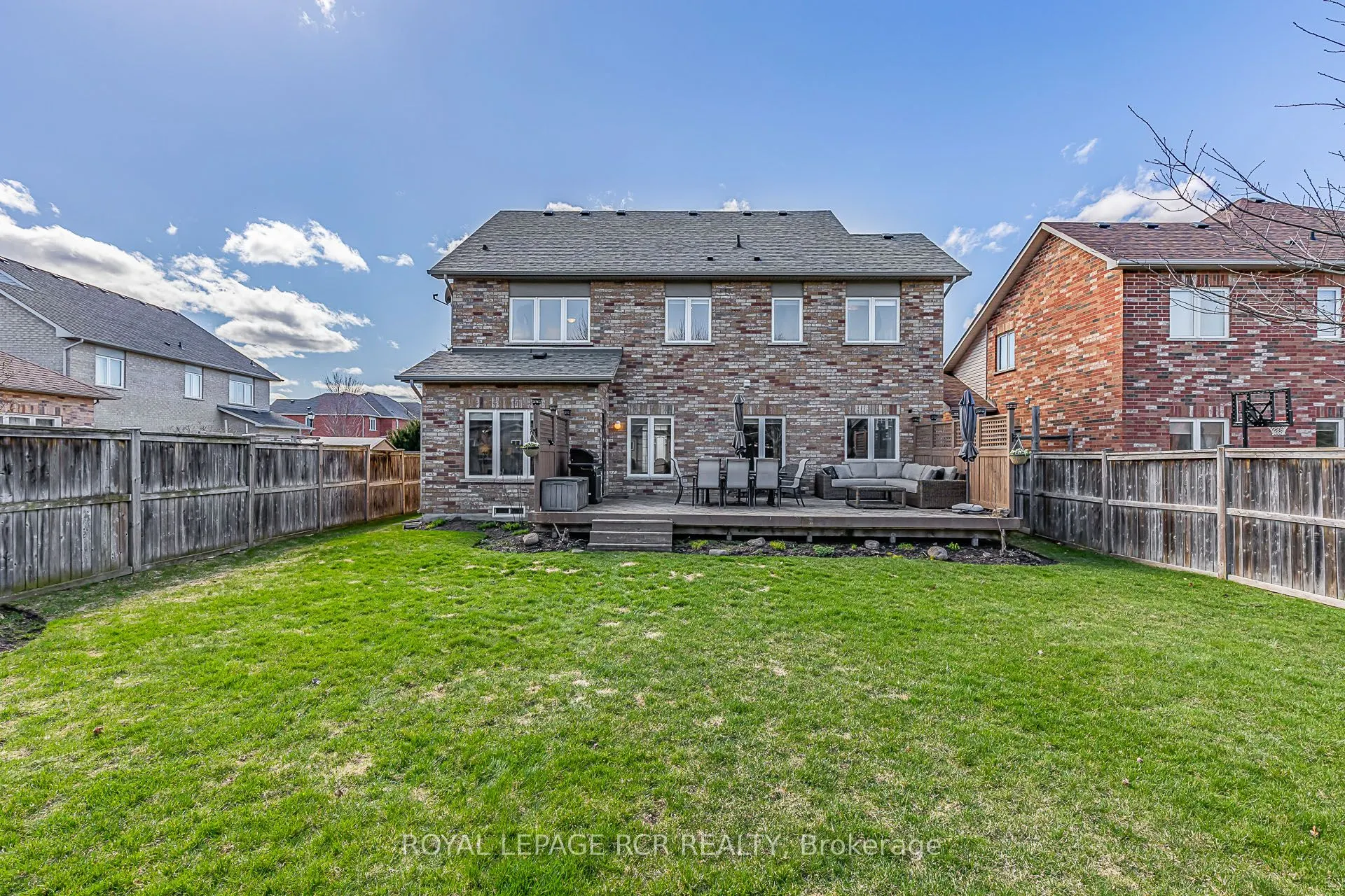 9 Coral Creek Crescent
