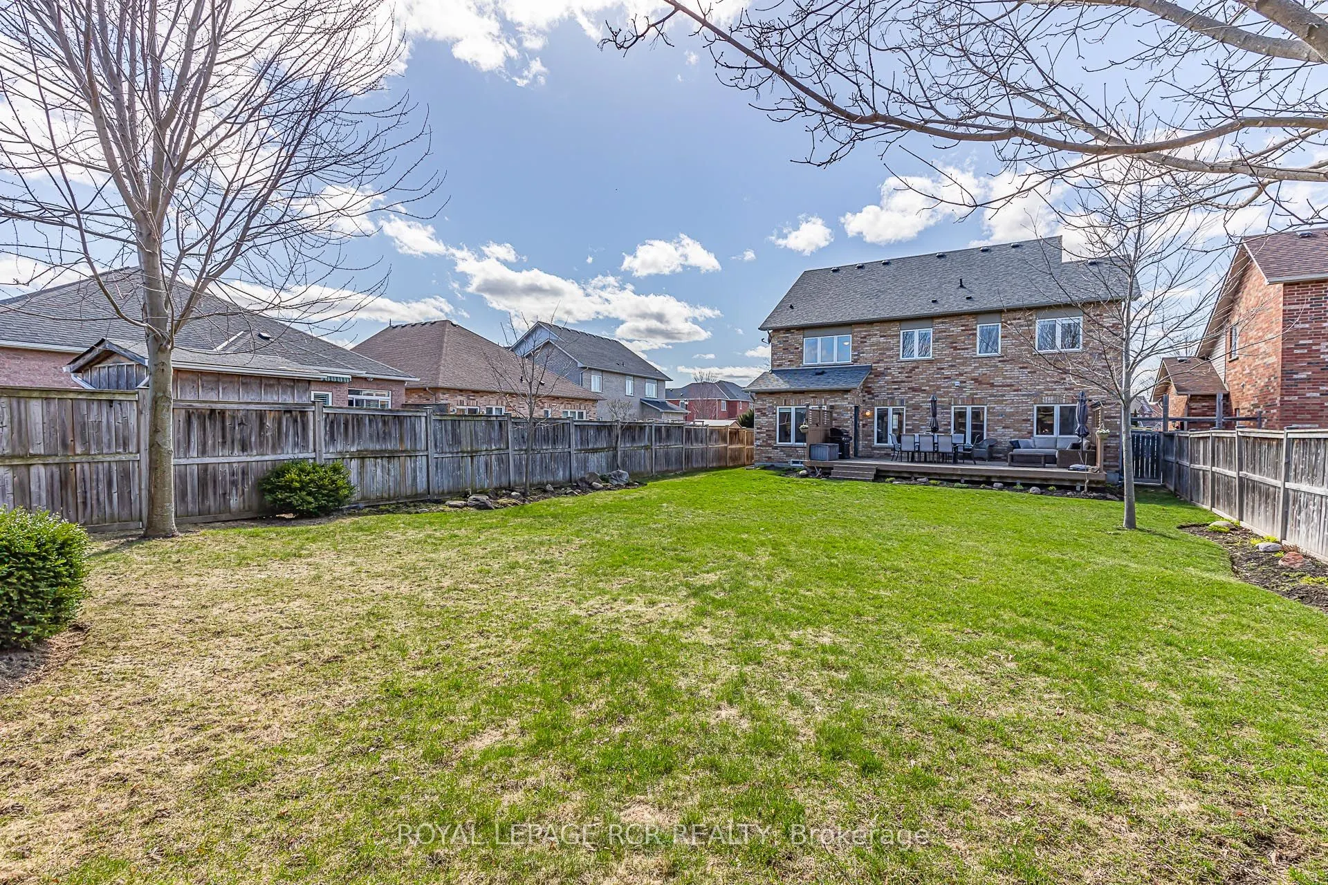 9 Coral Creek Crescent
