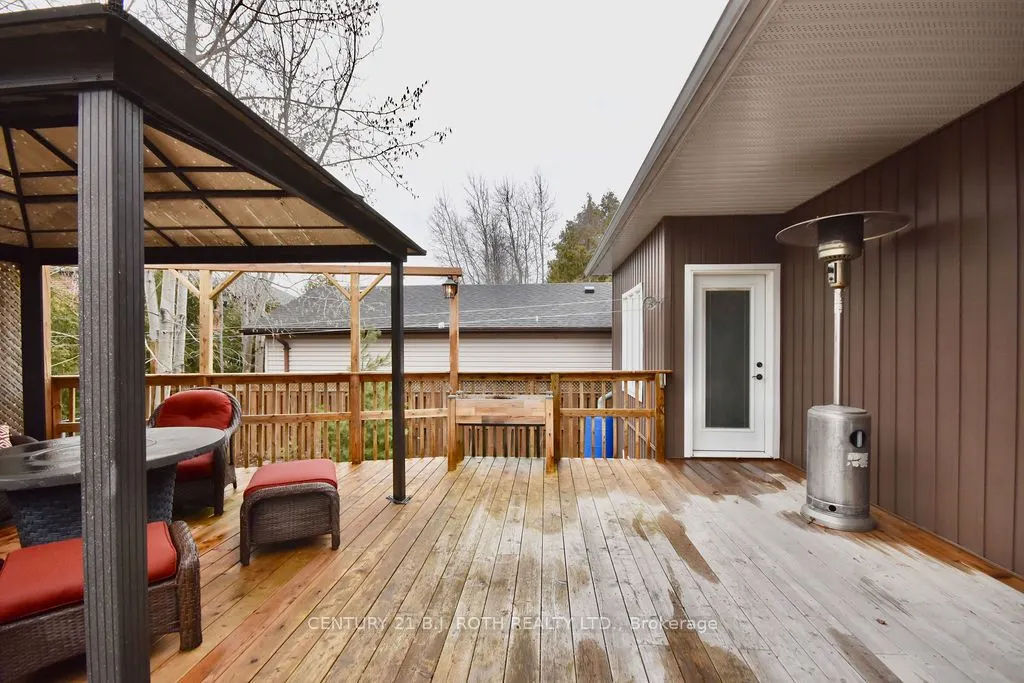 1738 Wingrove Avenue