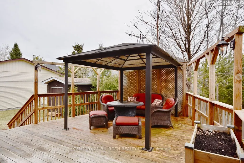 1738 Wingrove Avenue