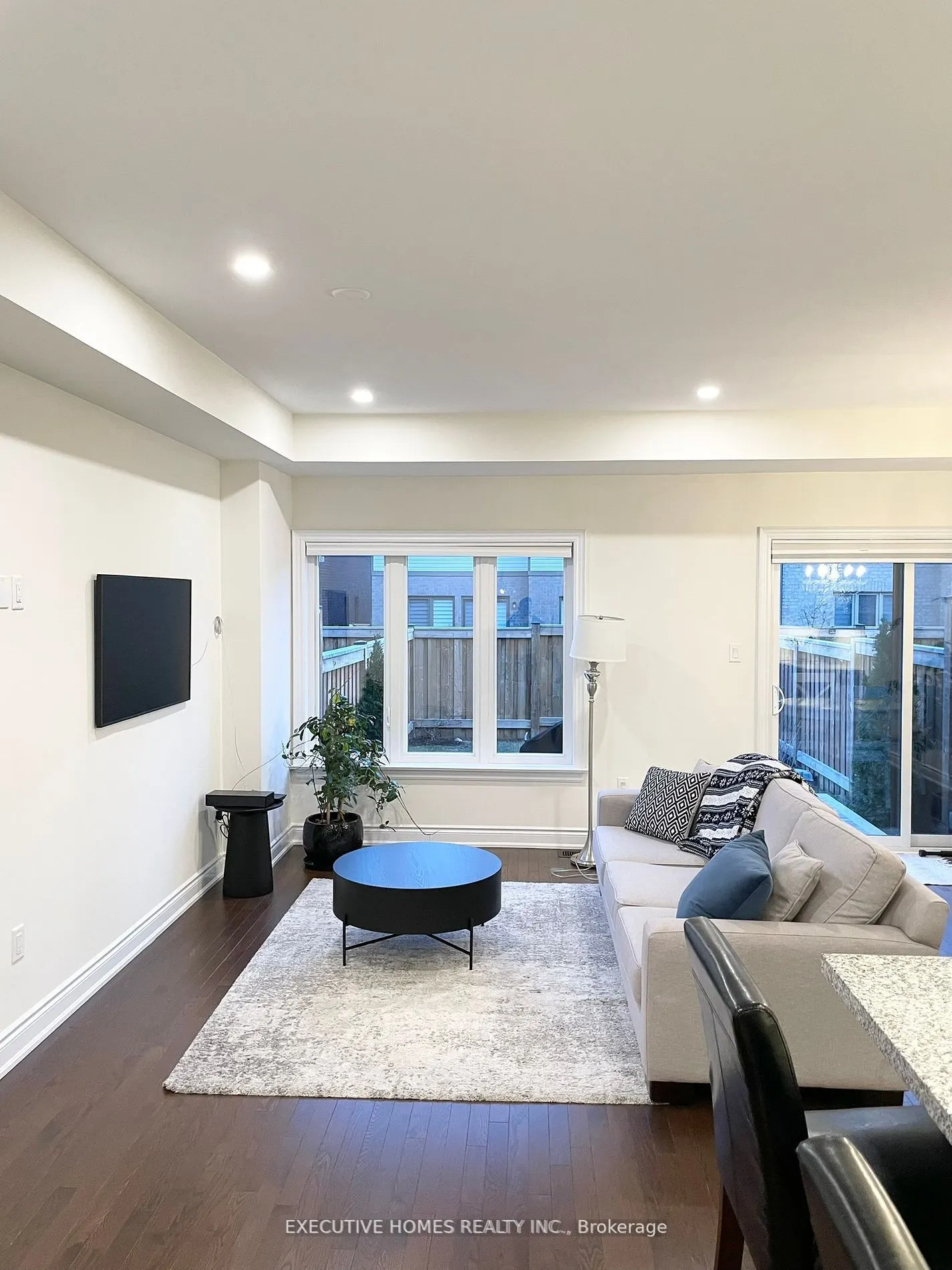 51 Lorne Thomas Place