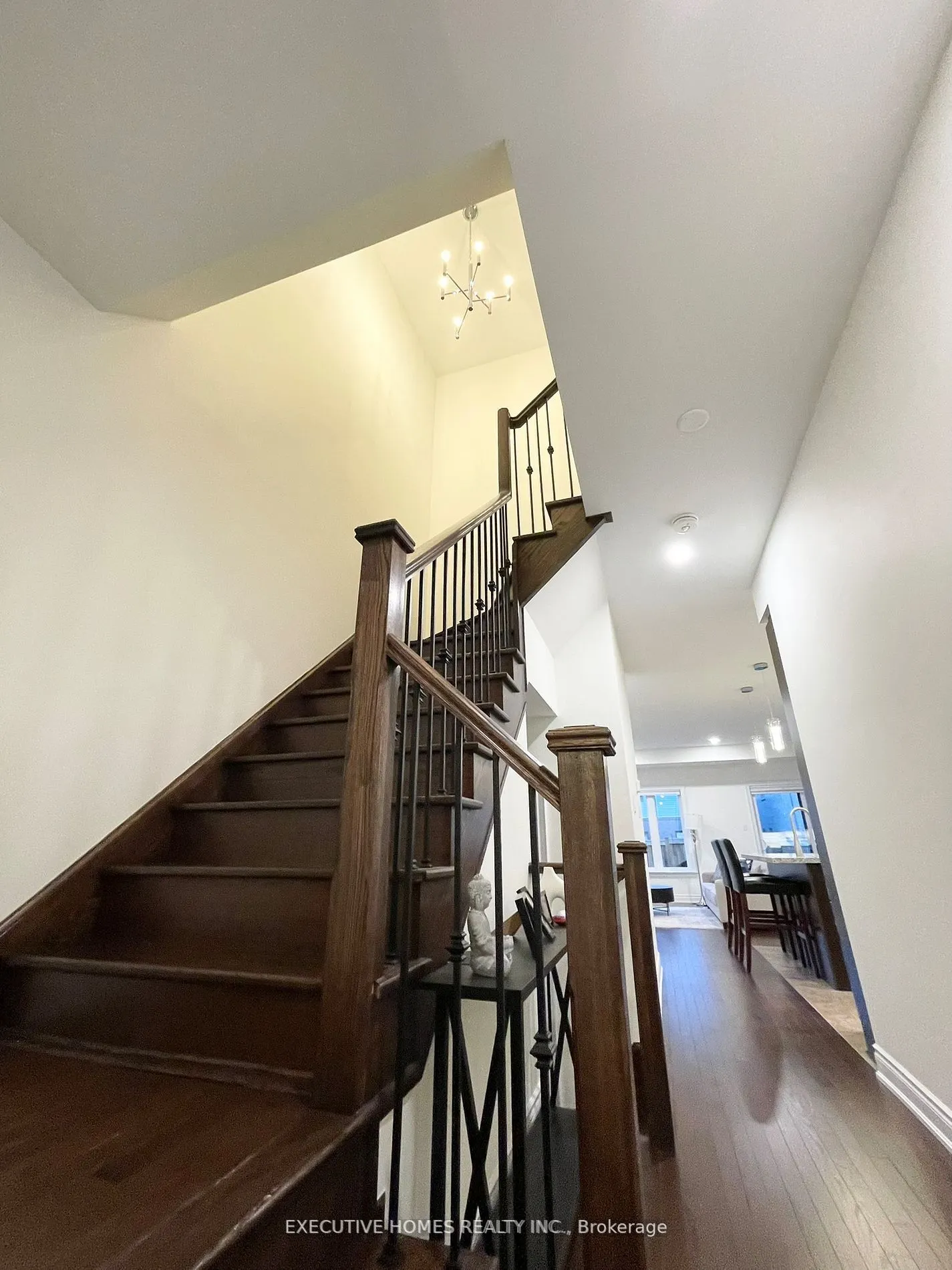 51 Lorne Thomas Place