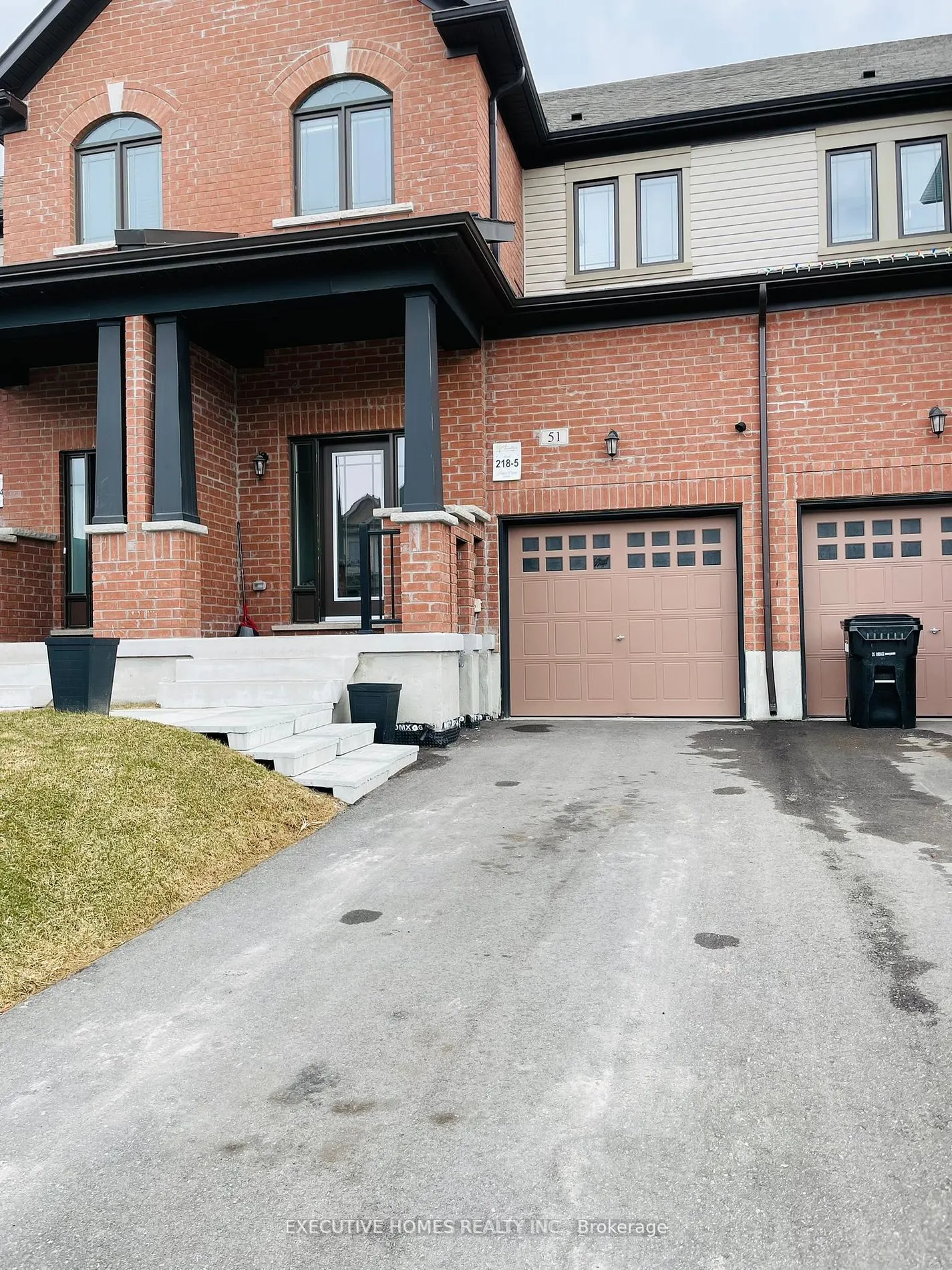 51 Lorne Thomas Place