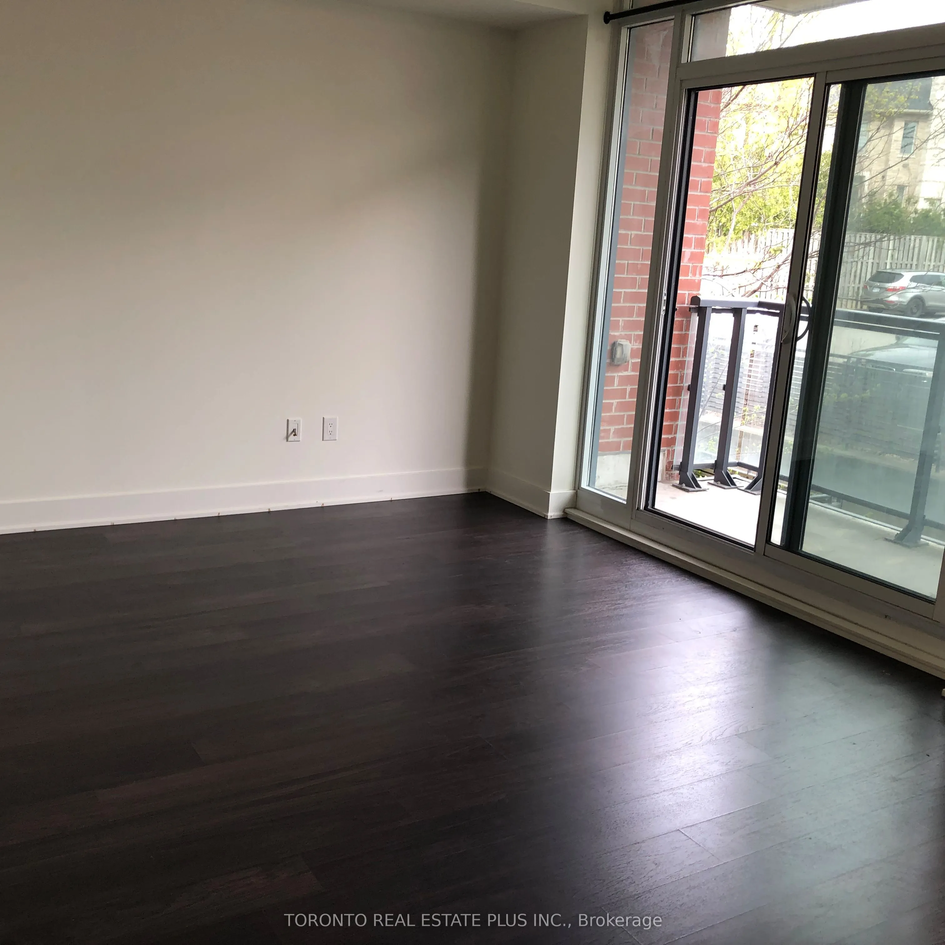 7608 Yonge Street, #206