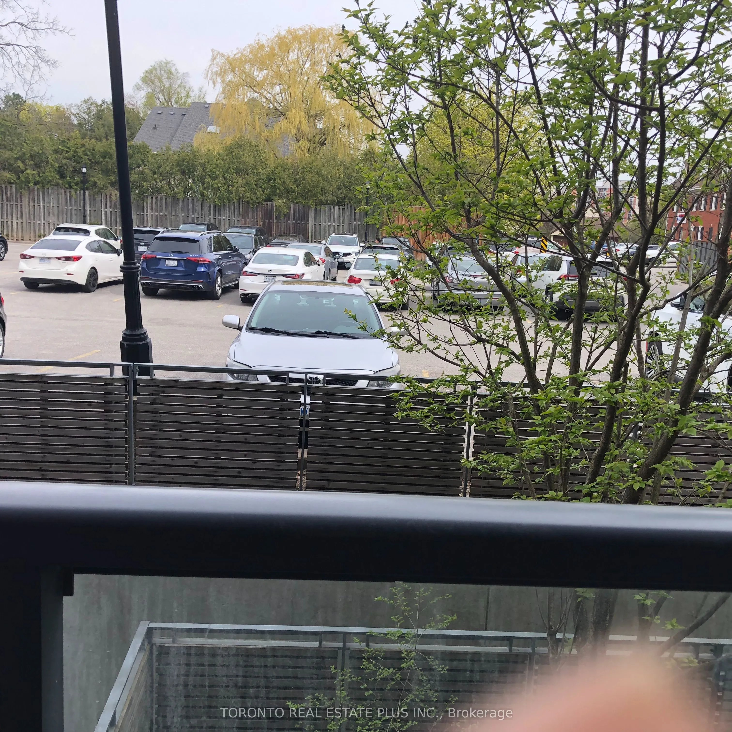 7608 Yonge Street, #206