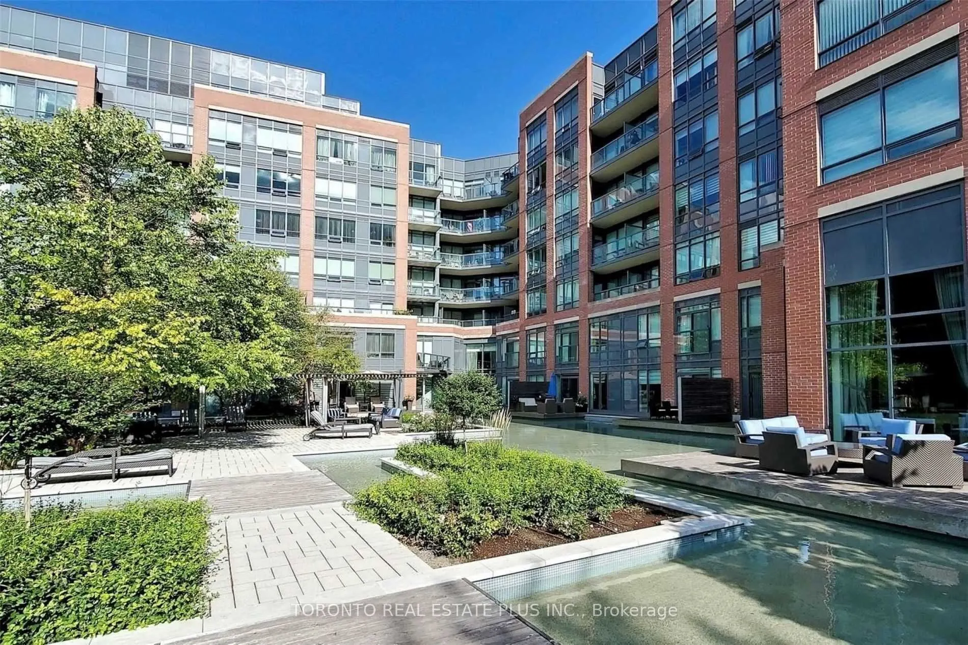 7608 Yonge Street, #206