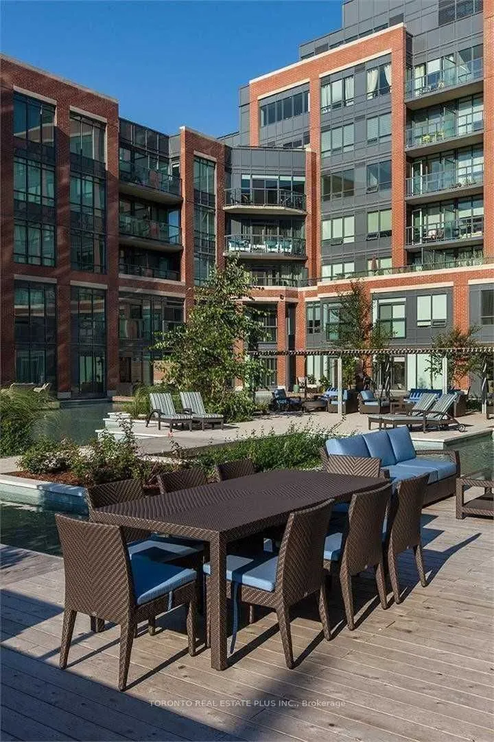 7608 Yonge Street, #206