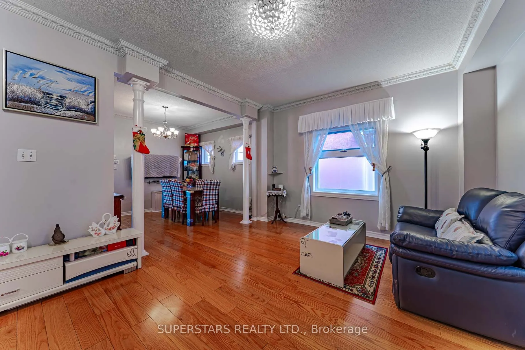 25 Eastpine Drive