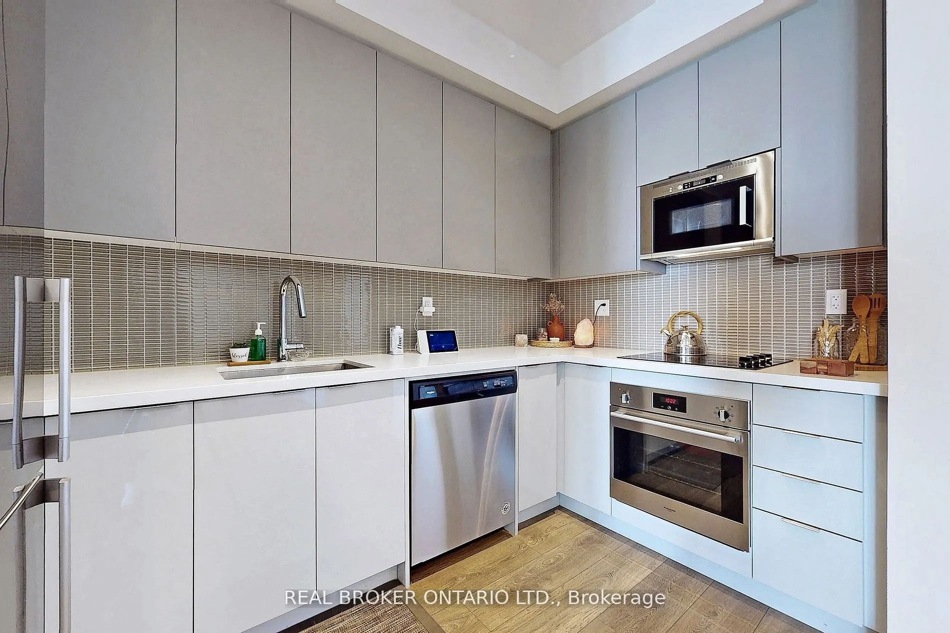2908 Highway 7 Road, #3204