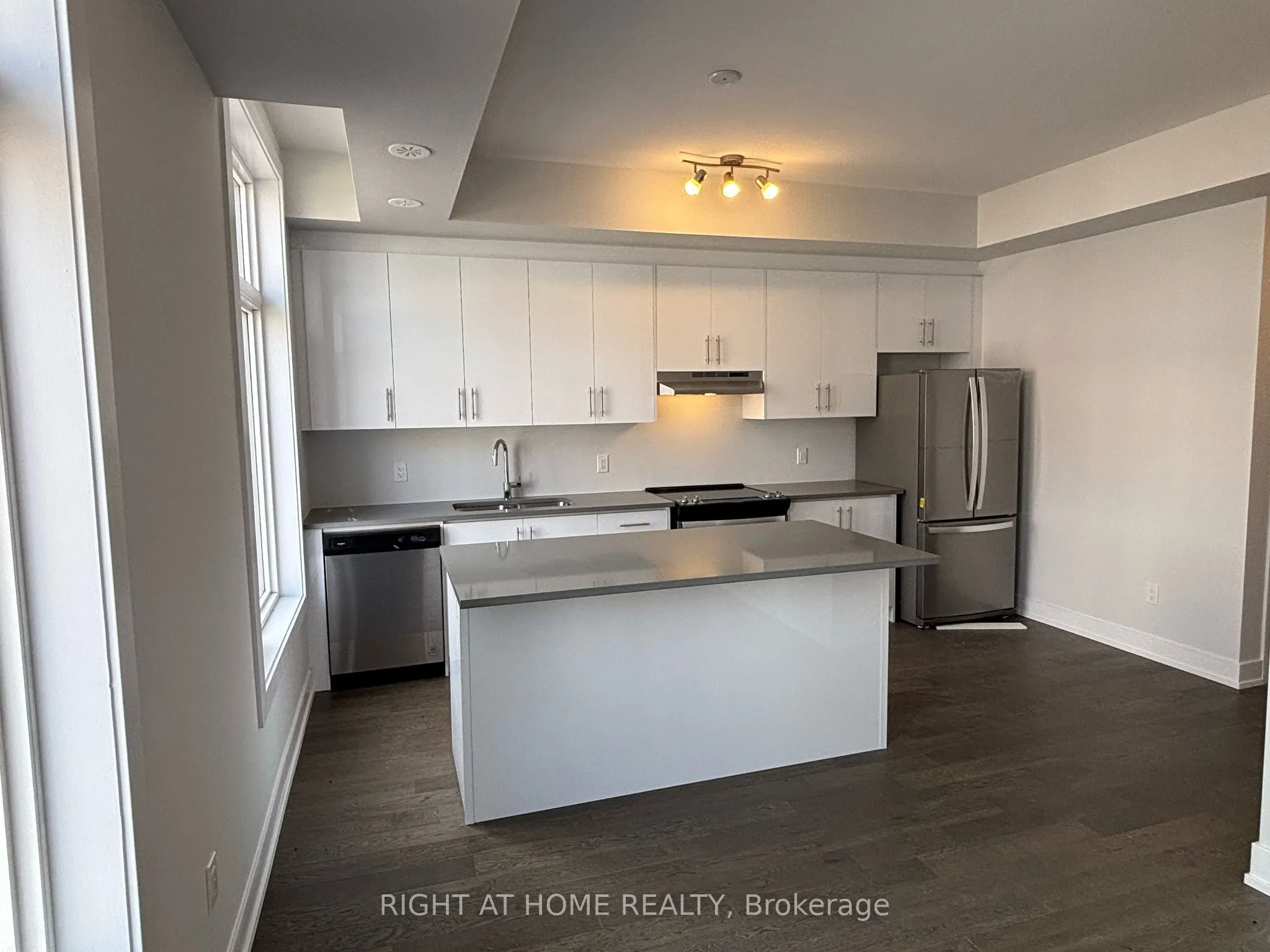9570 ISLINGTON Avenue W, #U228
