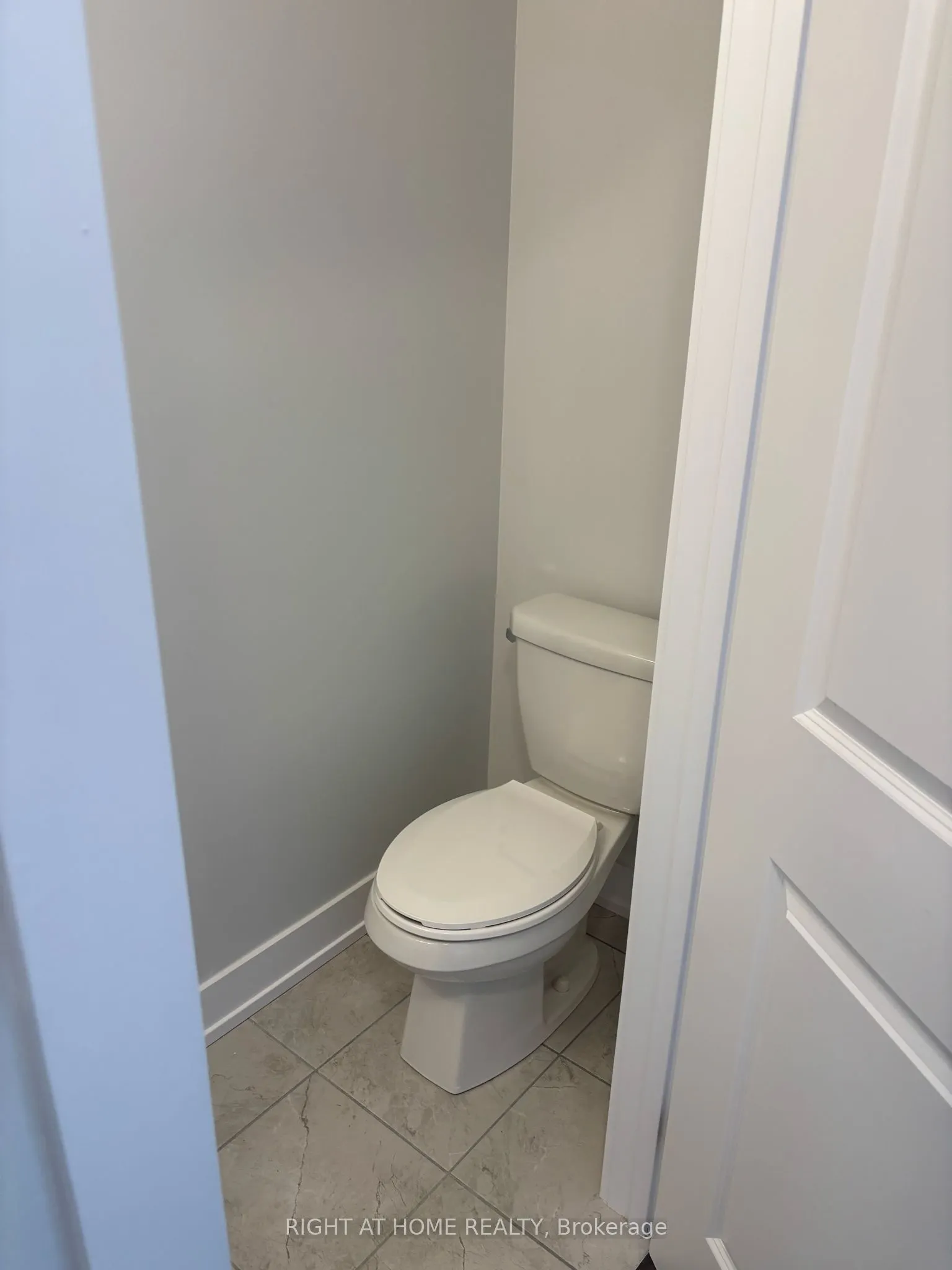 9570 ISLINGTON Avenue W, #U228