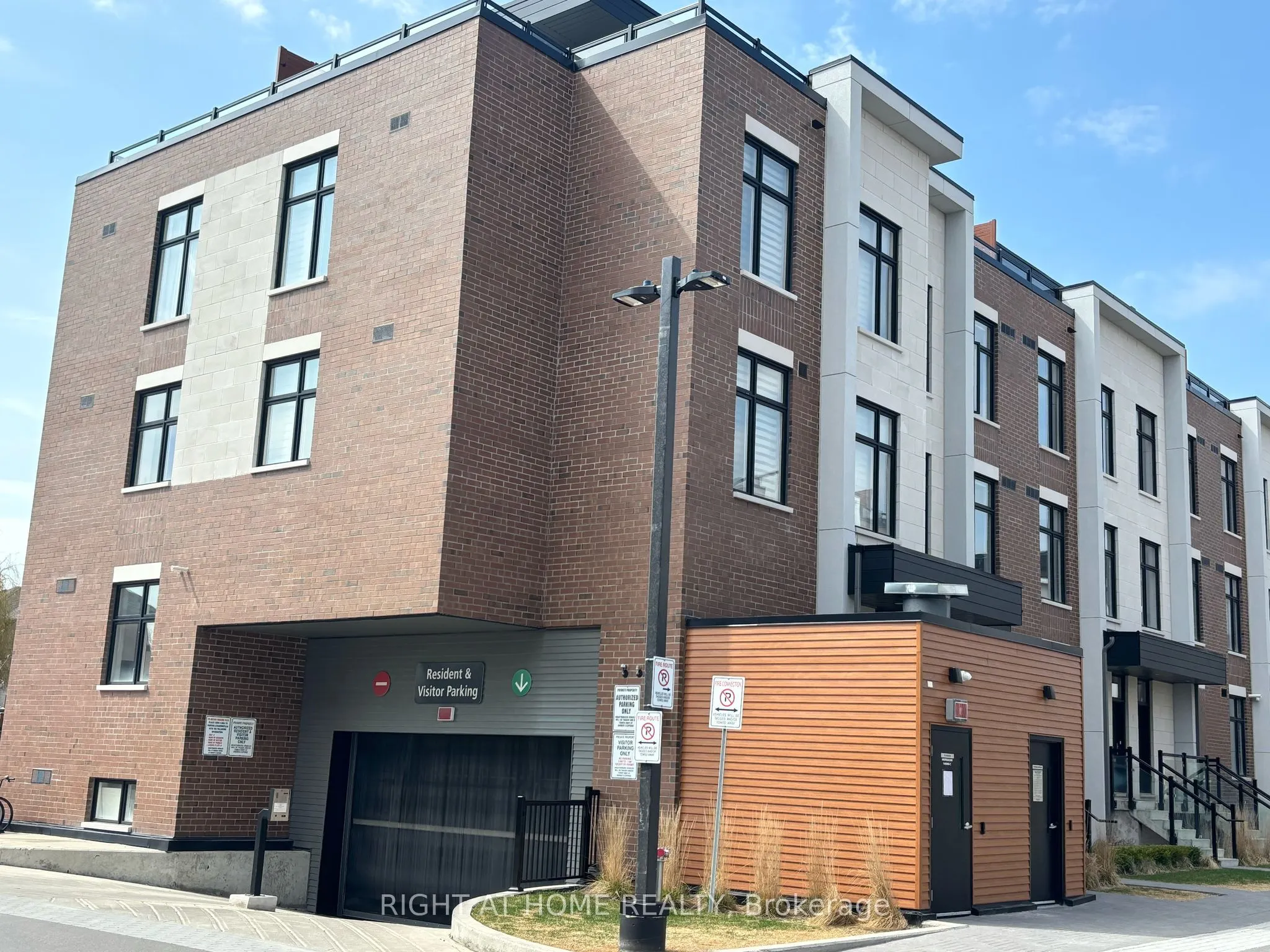 9570 ISLINGTON Avenue W, #U228