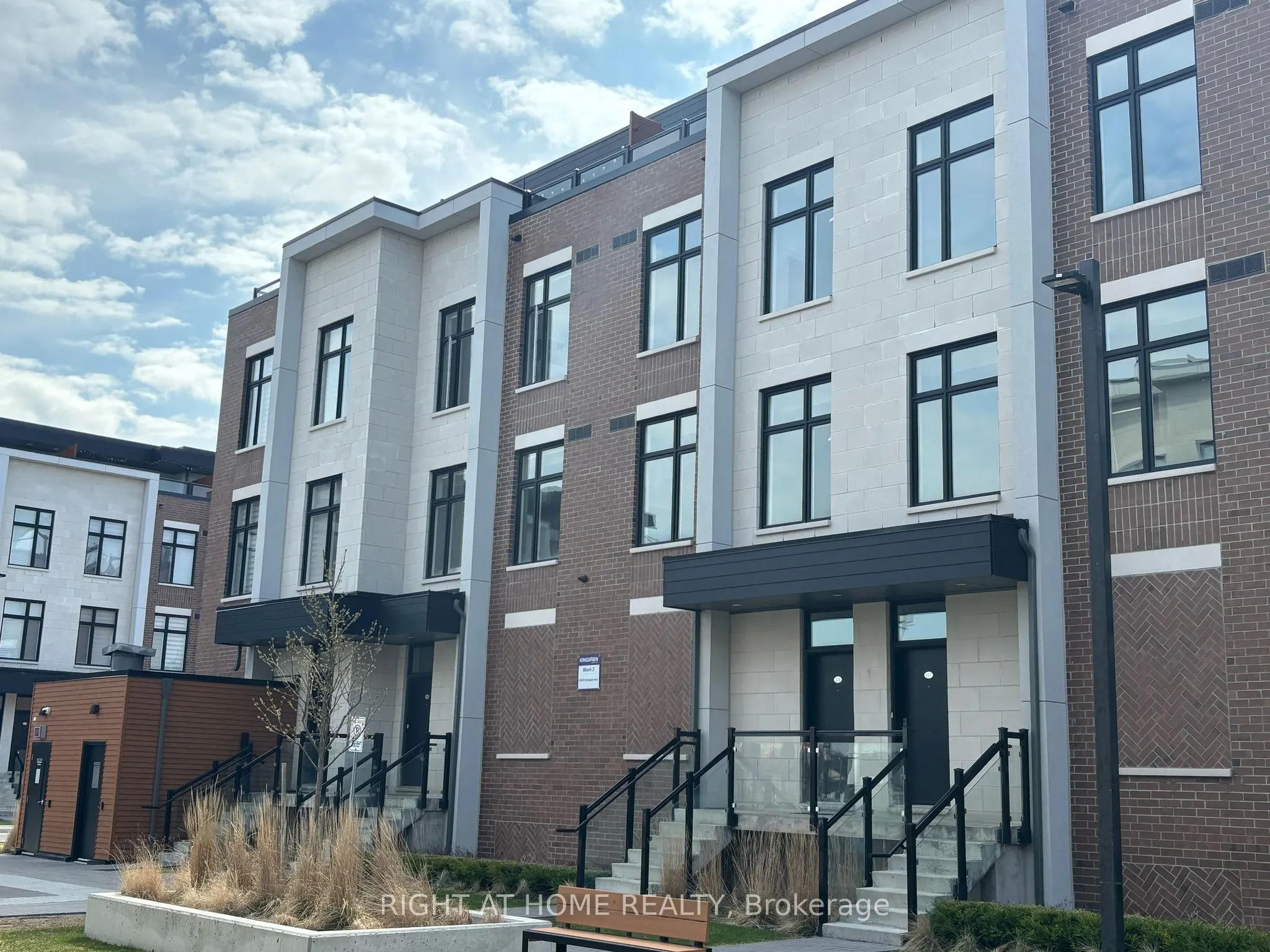 9570 ISLINGTON Avenue W, #U228