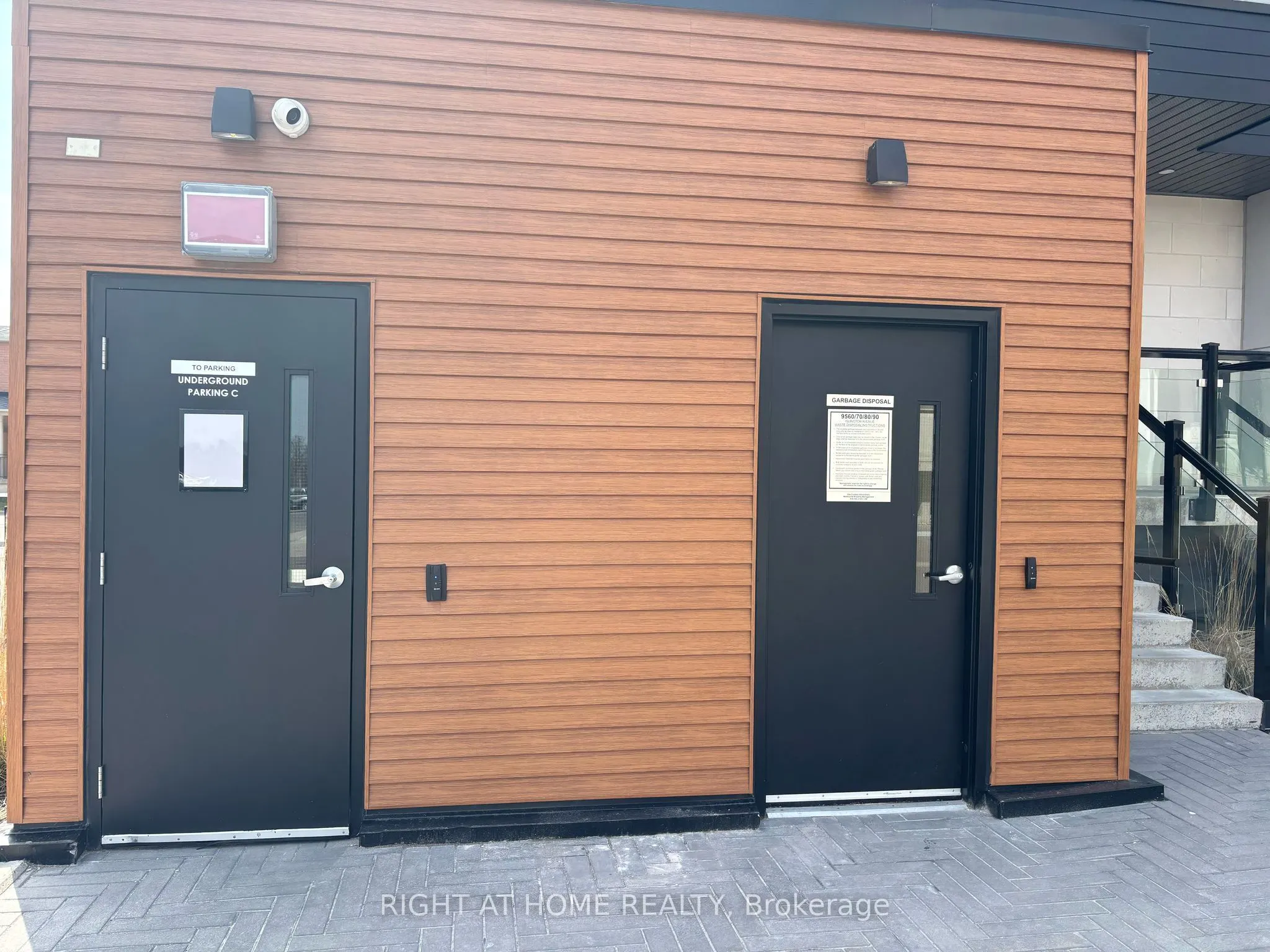 9570 ISLINGTON Avenue W, #U228