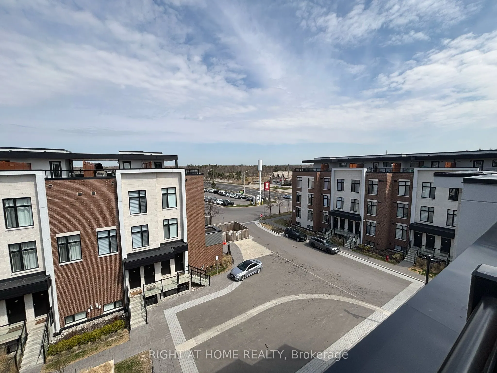 9570 ISLINGTON Avenue W, #U228