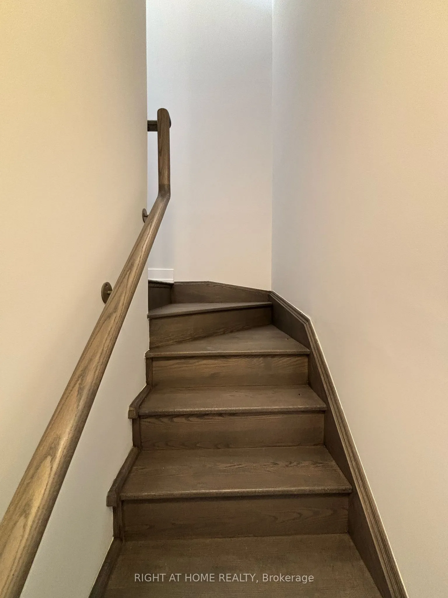 9570 ISLINGTON Avenue W, #U228