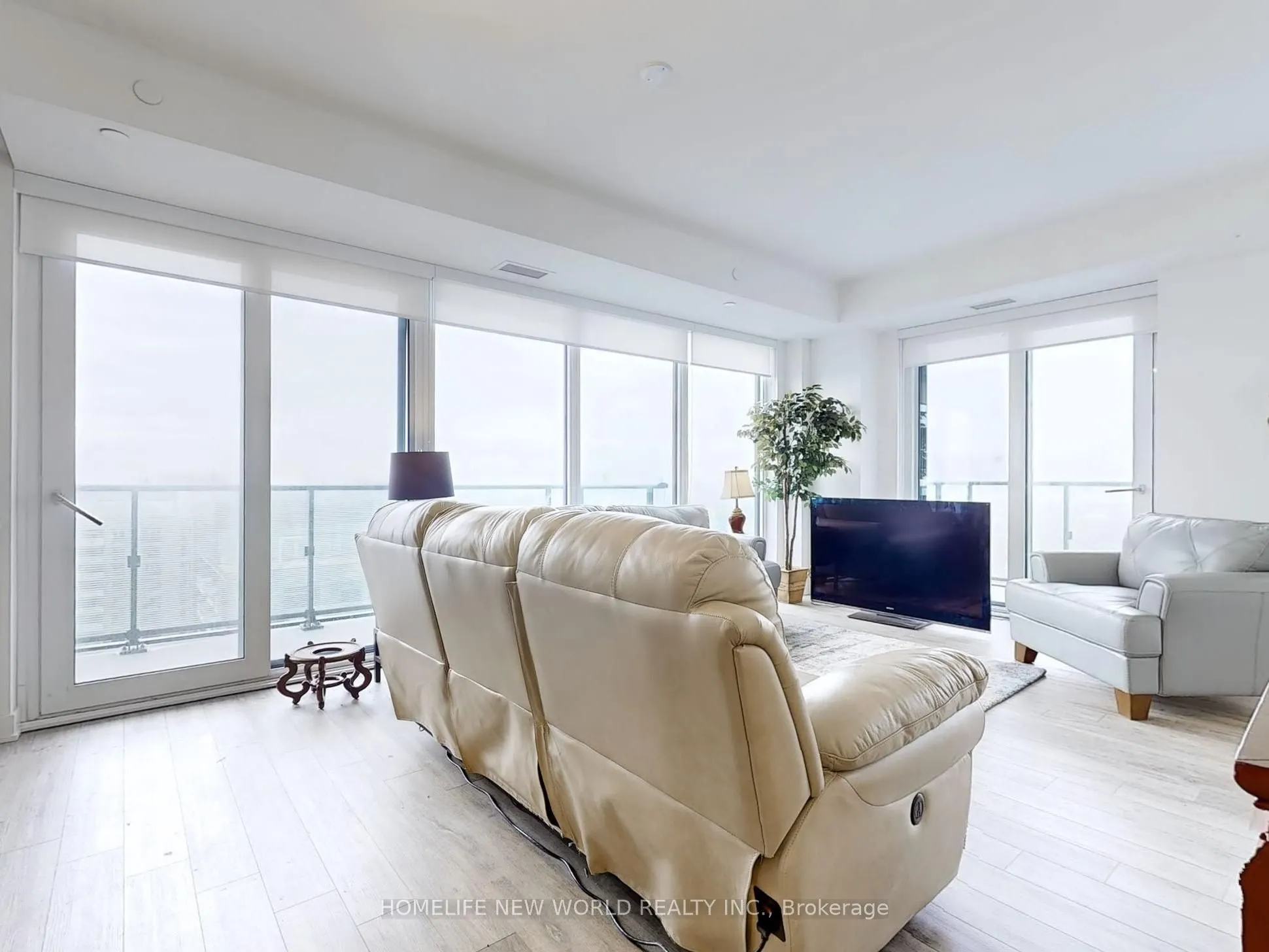 105 Oneida Crescent, #2410