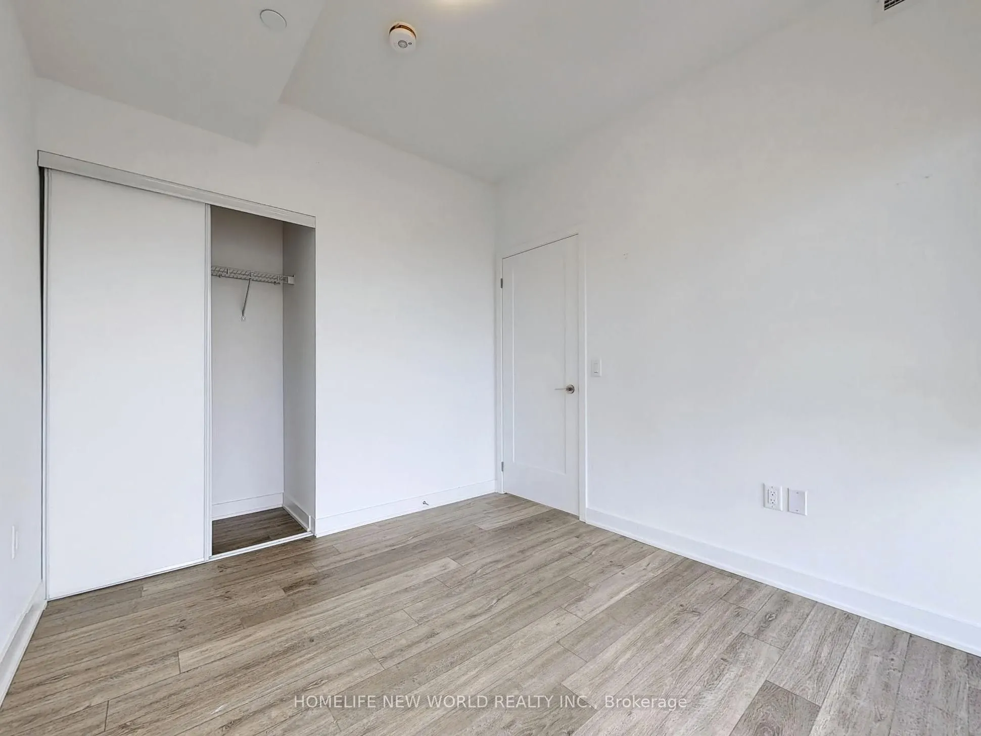 105 Oneida Crescent, #2410