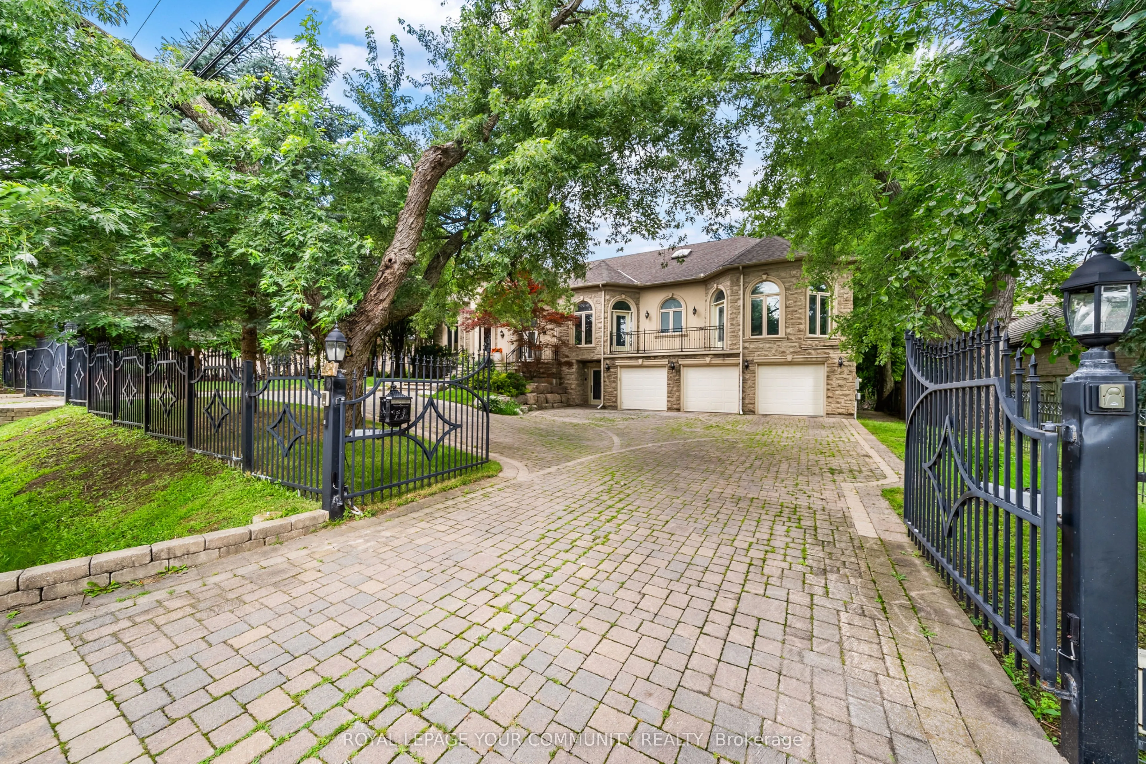 48 Arnold Avenue