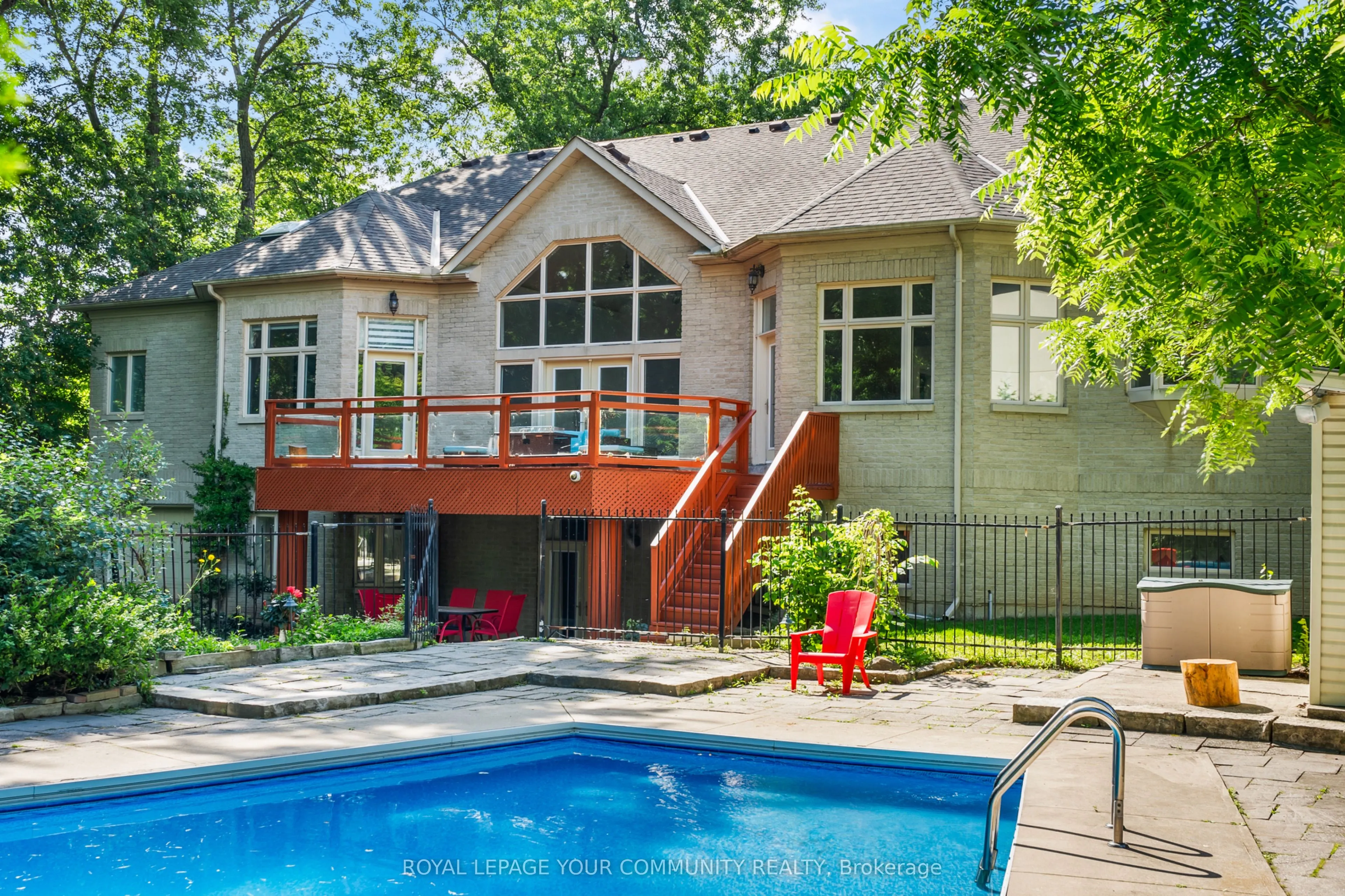 48 Arnold Avenue