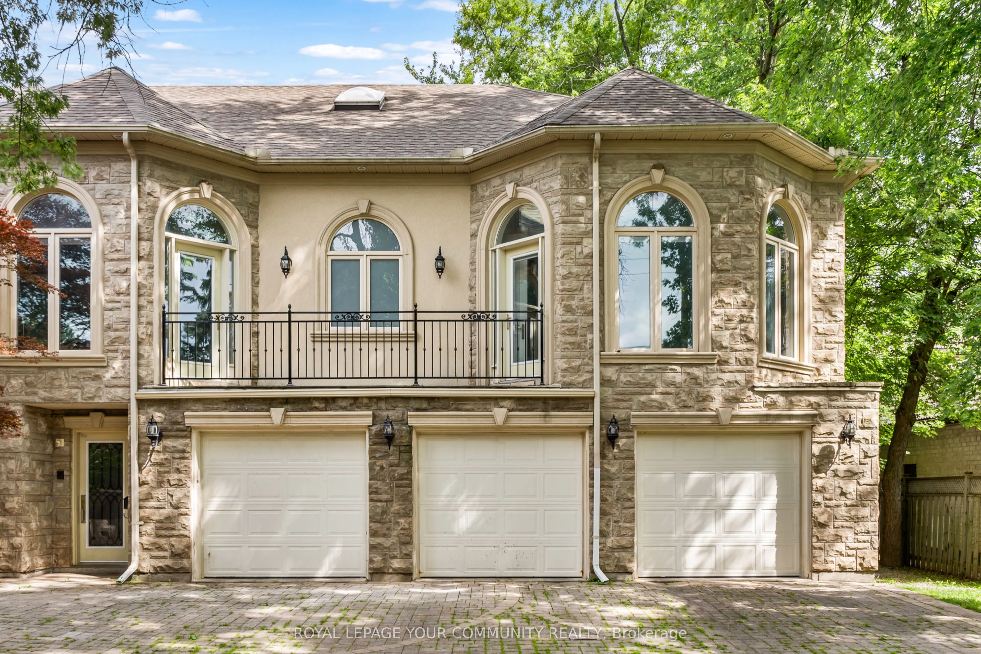 48 Arnold Avenue