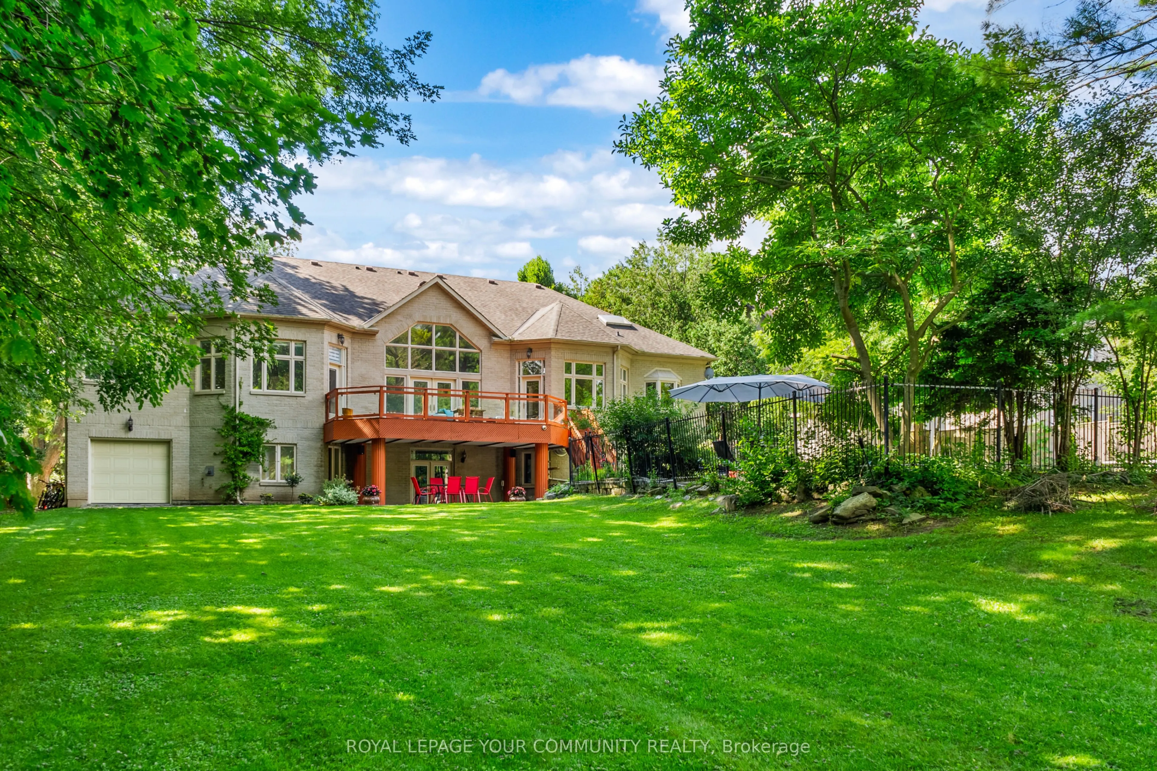 48 Arnold Avenue