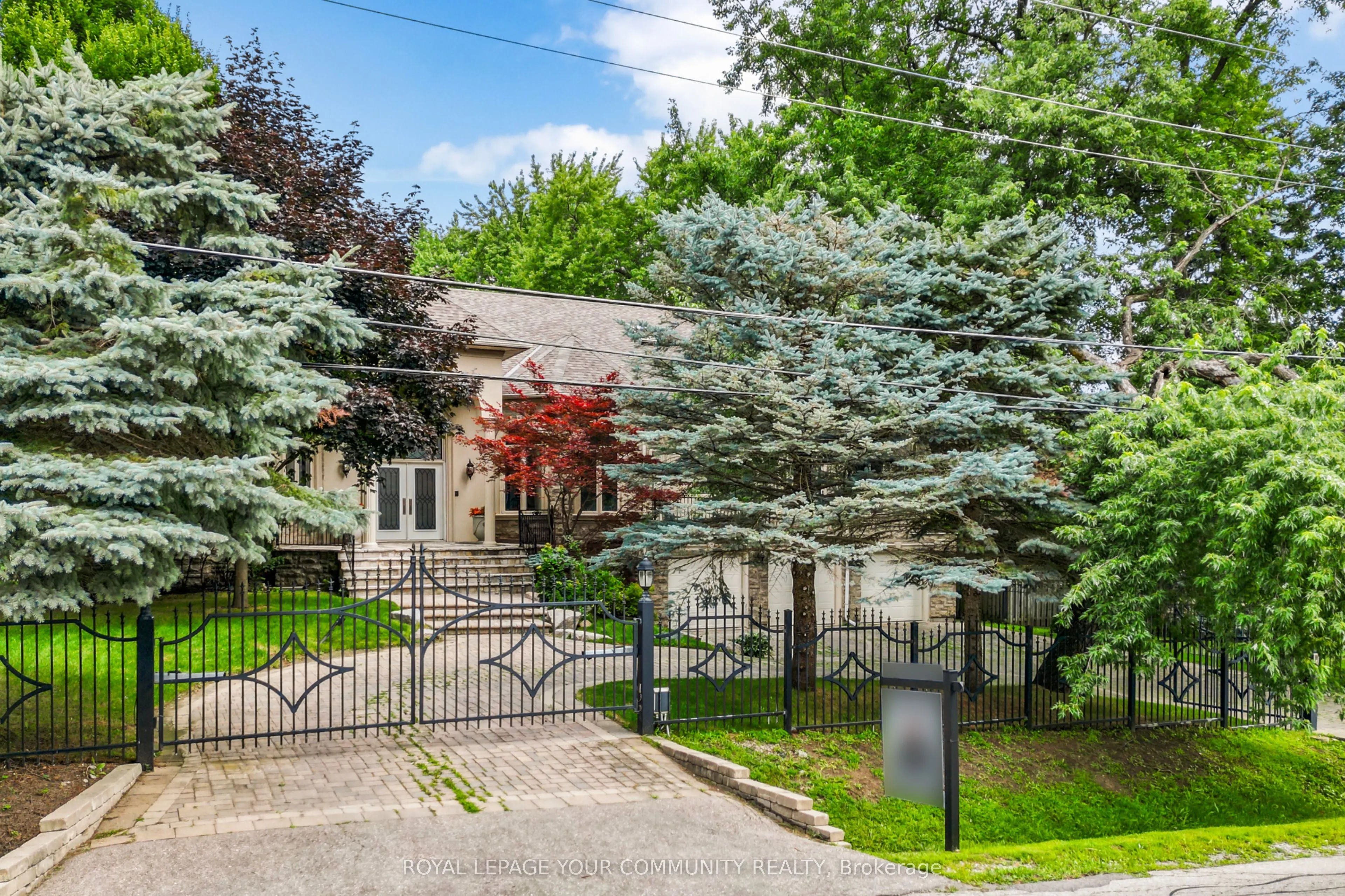 48 Arnold Avenue