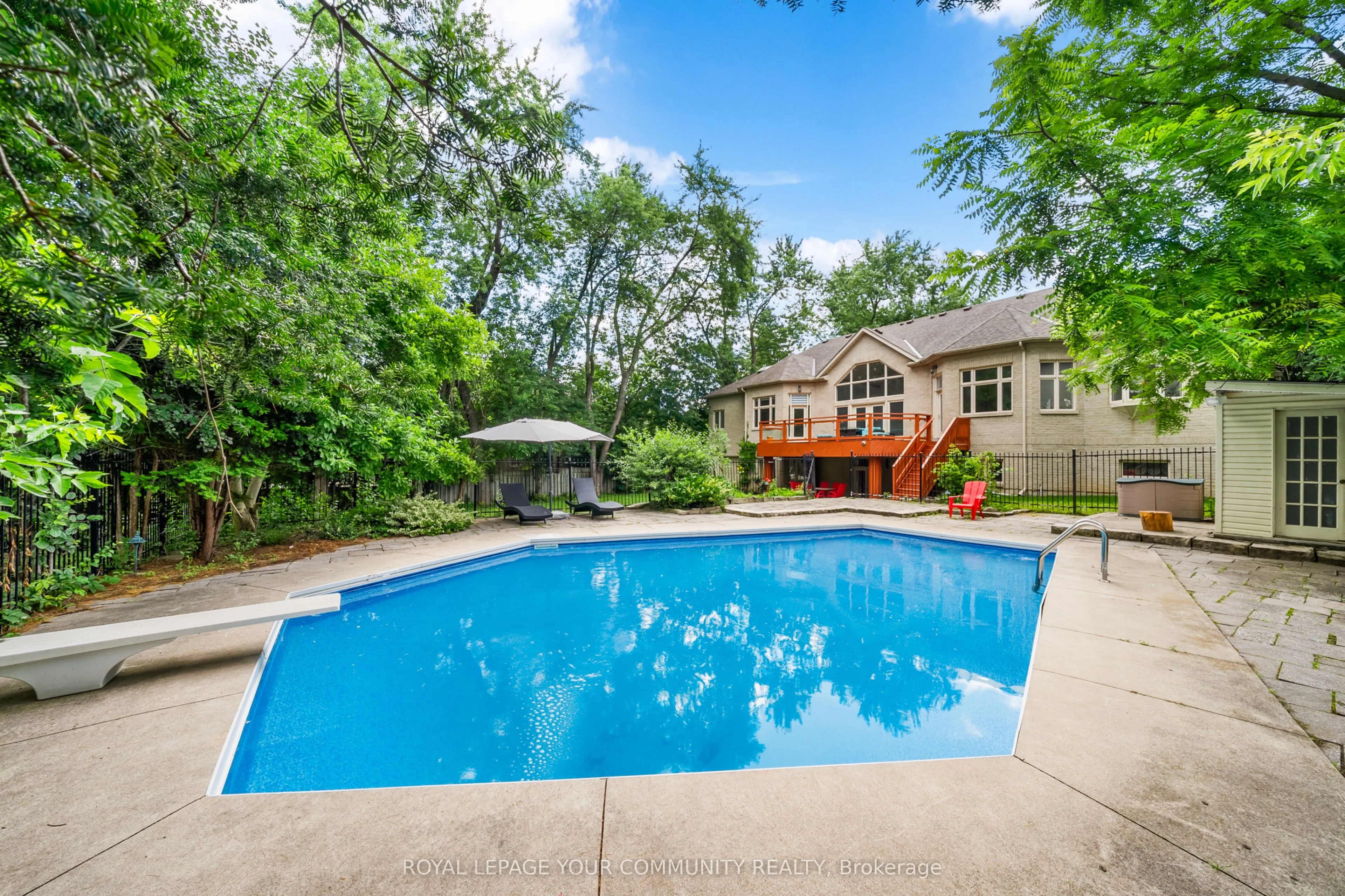 48 Arnold Avenue
