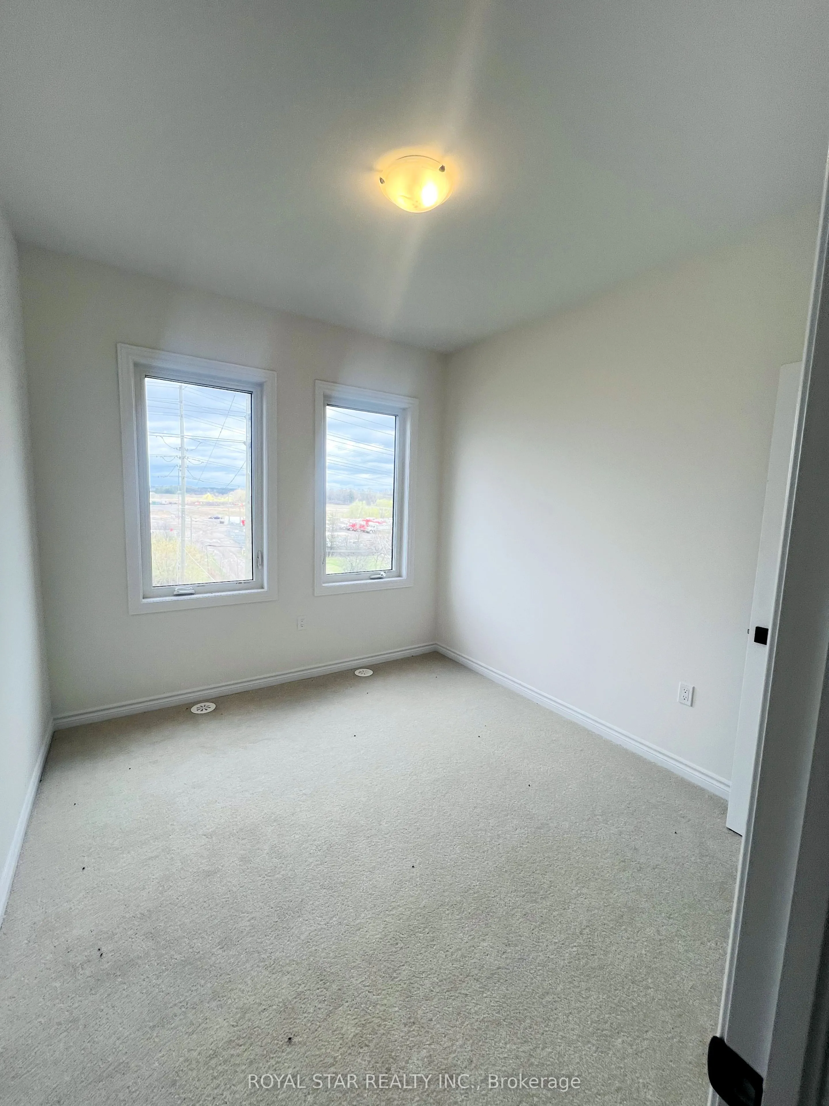 103 Inverary Crescent