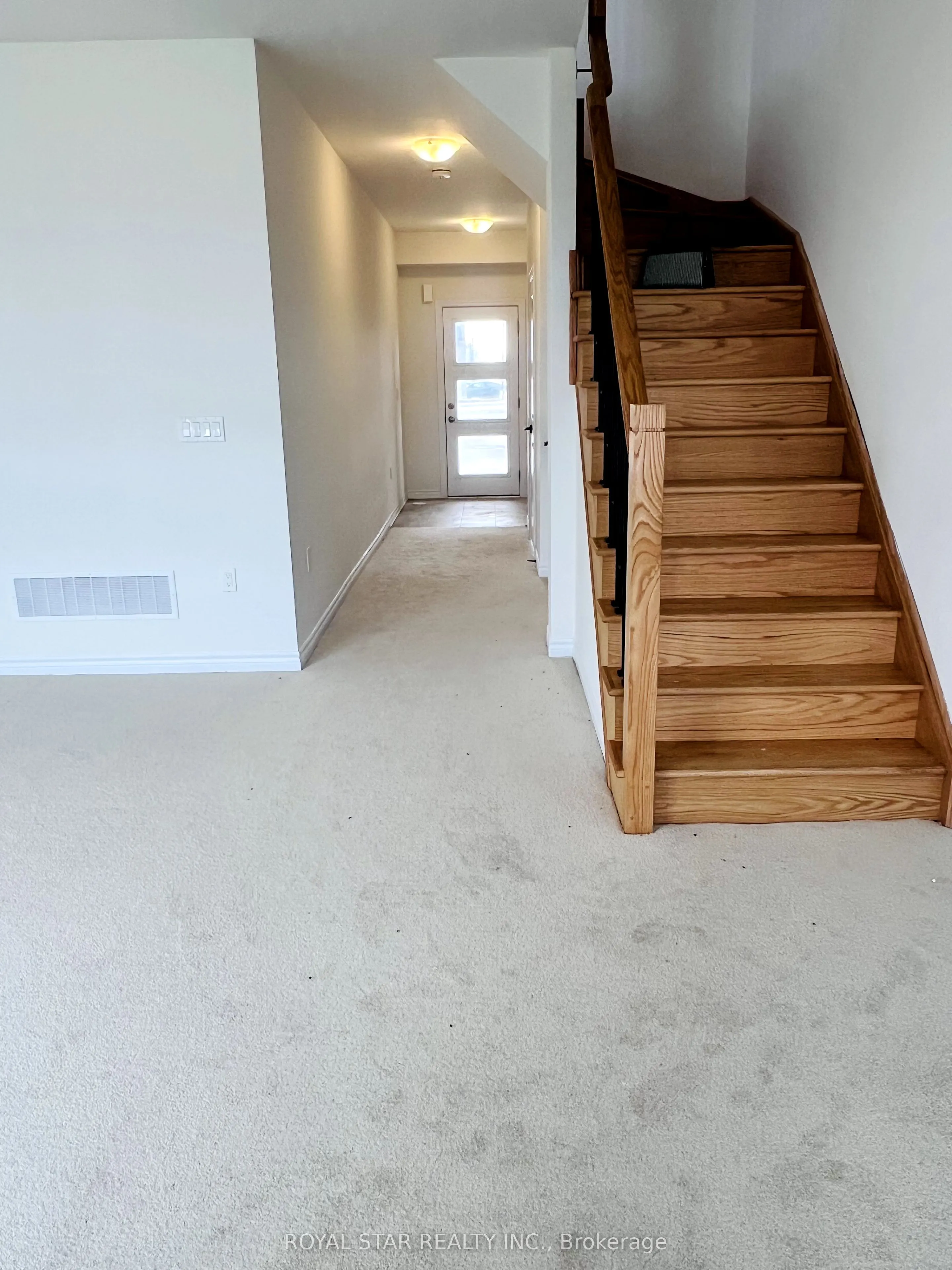 103 Inverary Crescent