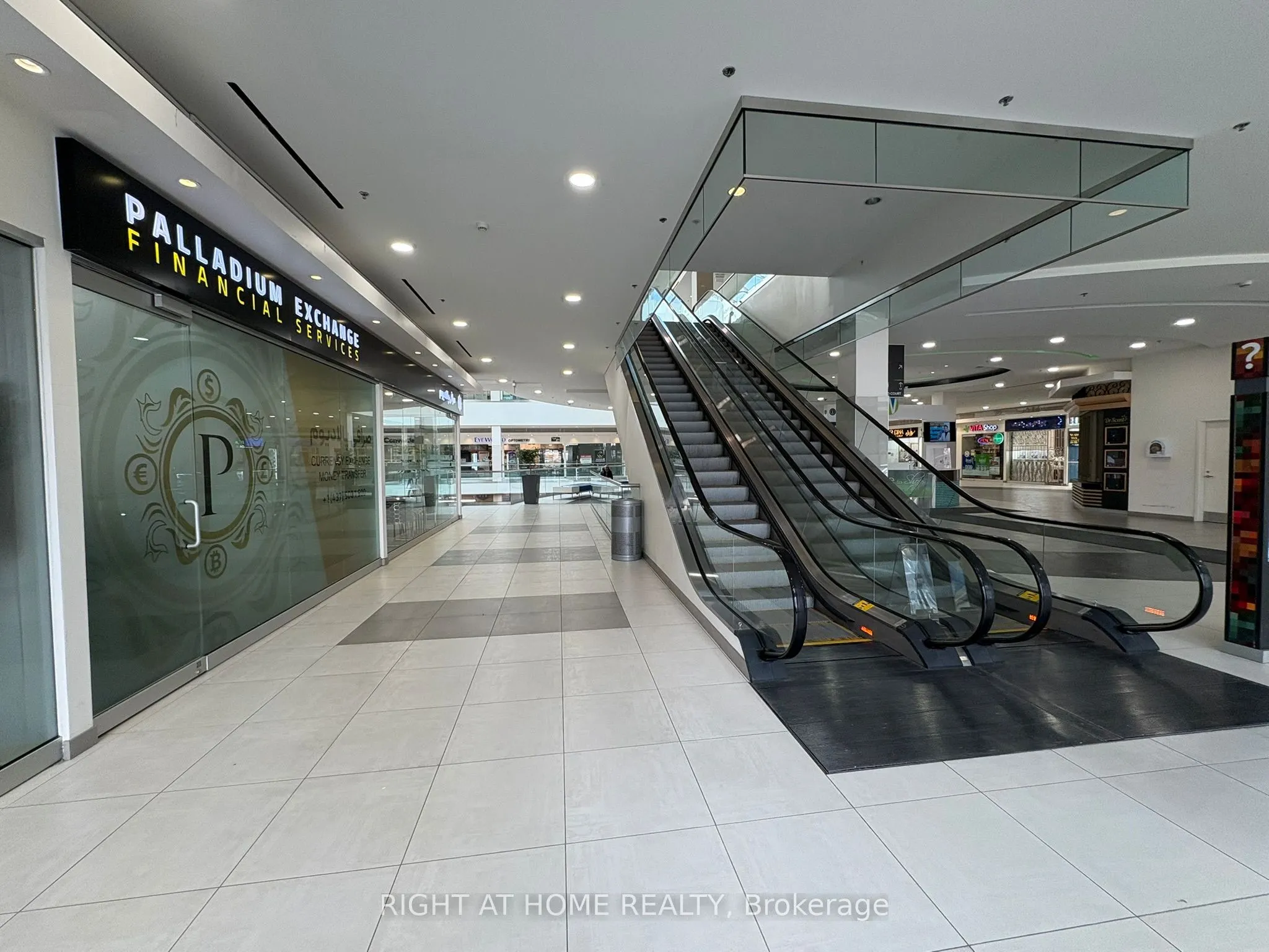 7181 Yonge Street, #155