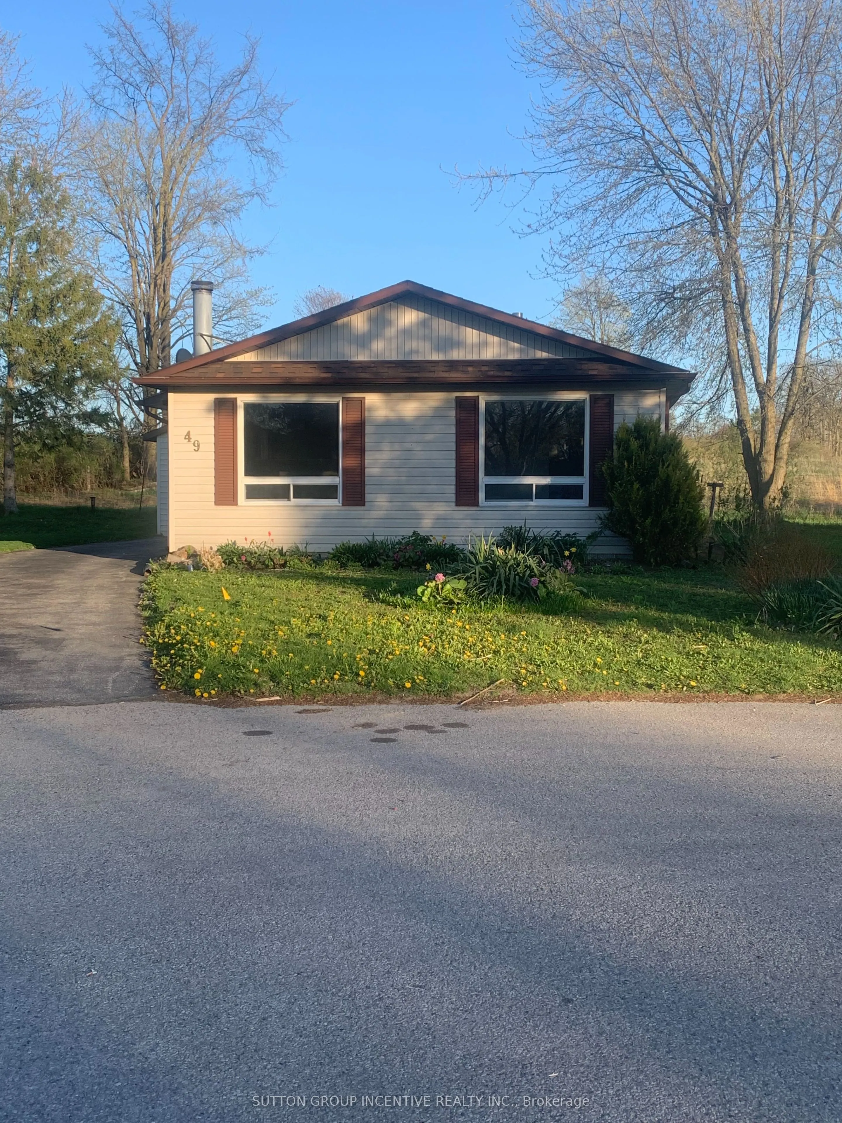 49 ROYAL OAK Drive