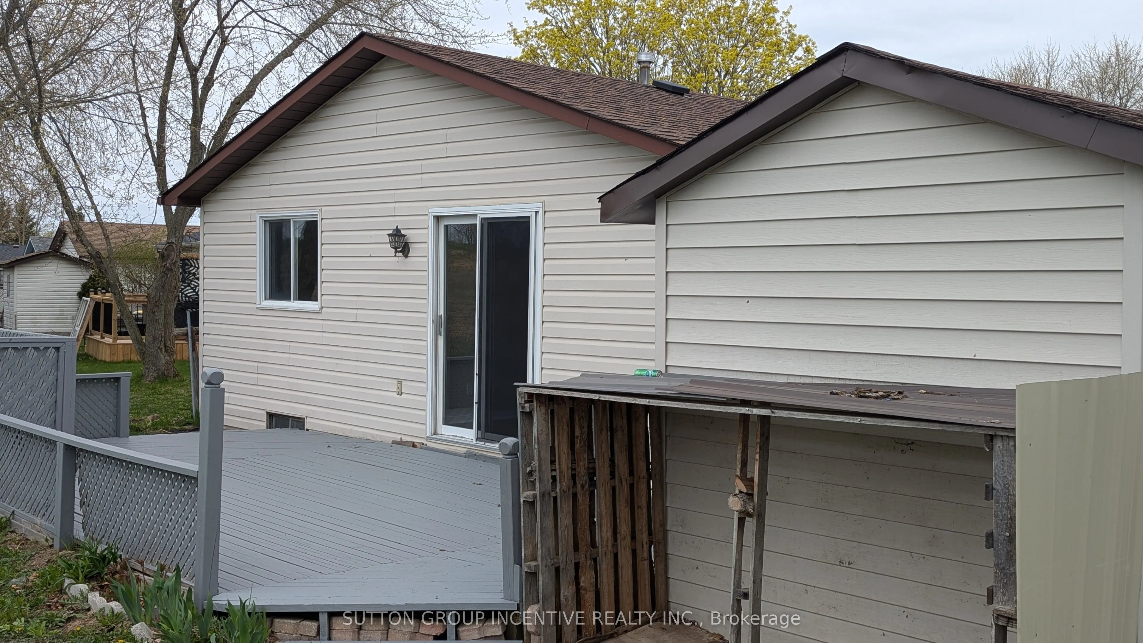 49 ROYAL OAK Drive