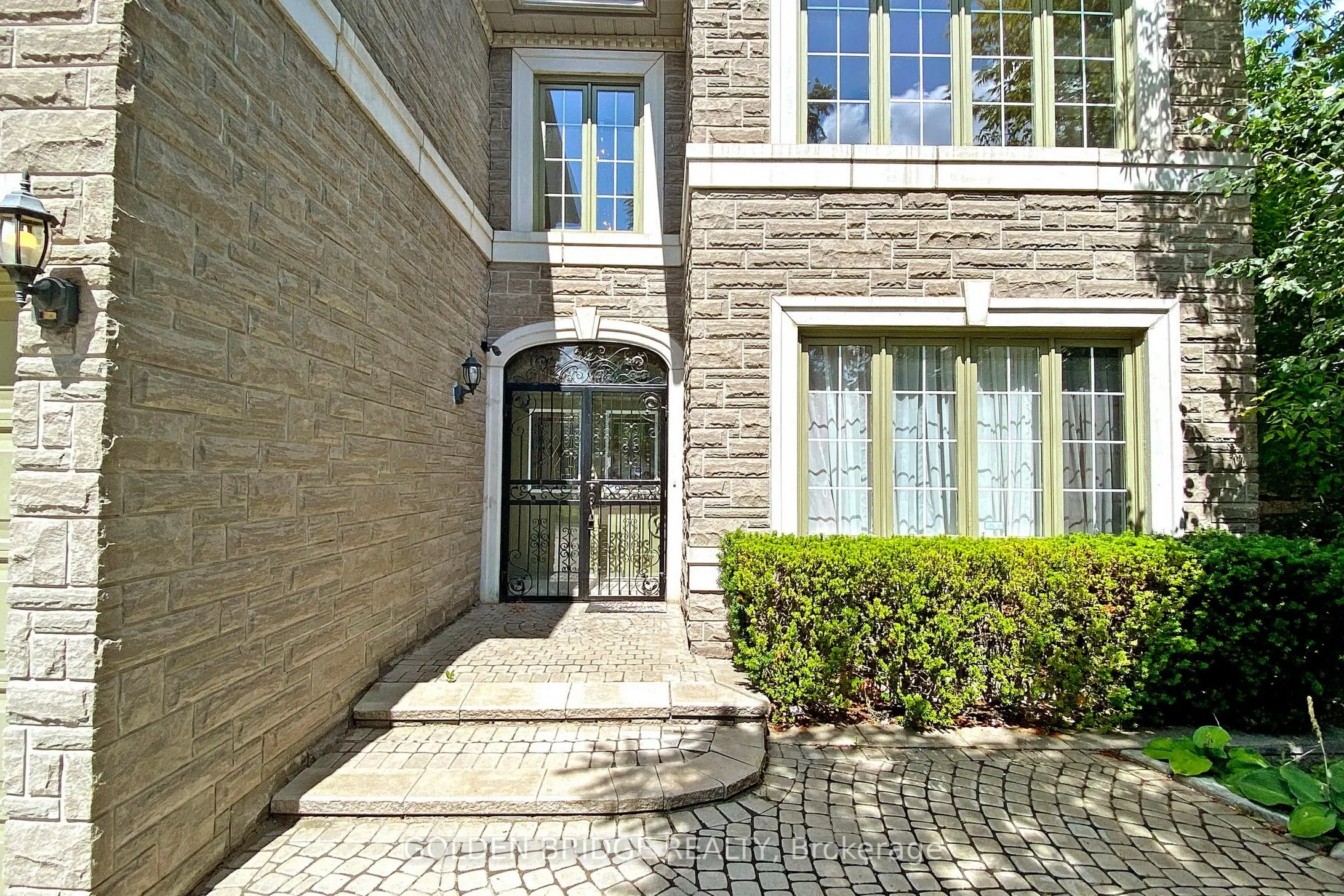 57 Cassandra Crescent