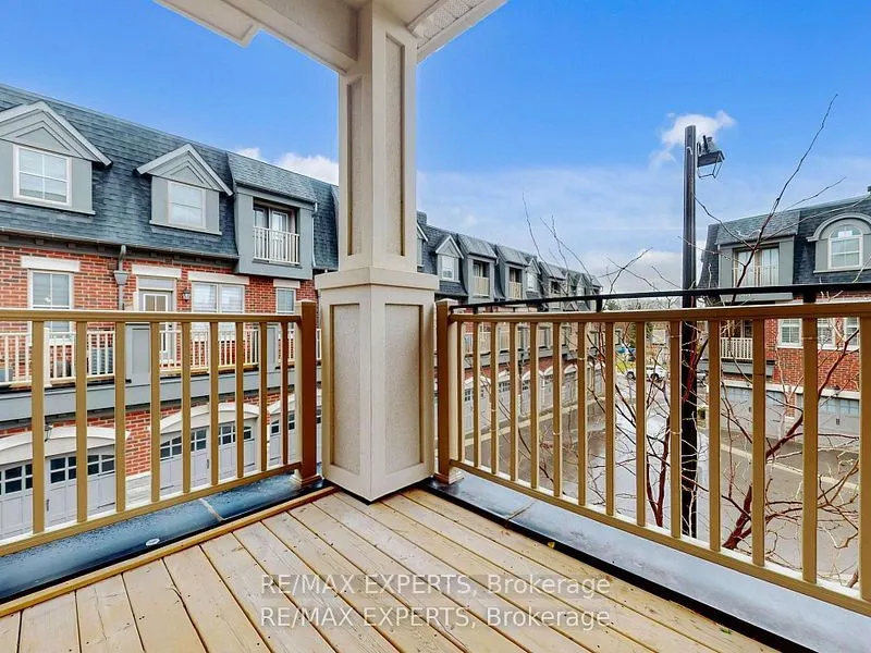 5 Amherst Circle