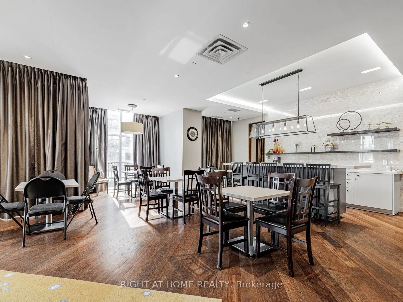 111 Civic Square Gate, #314