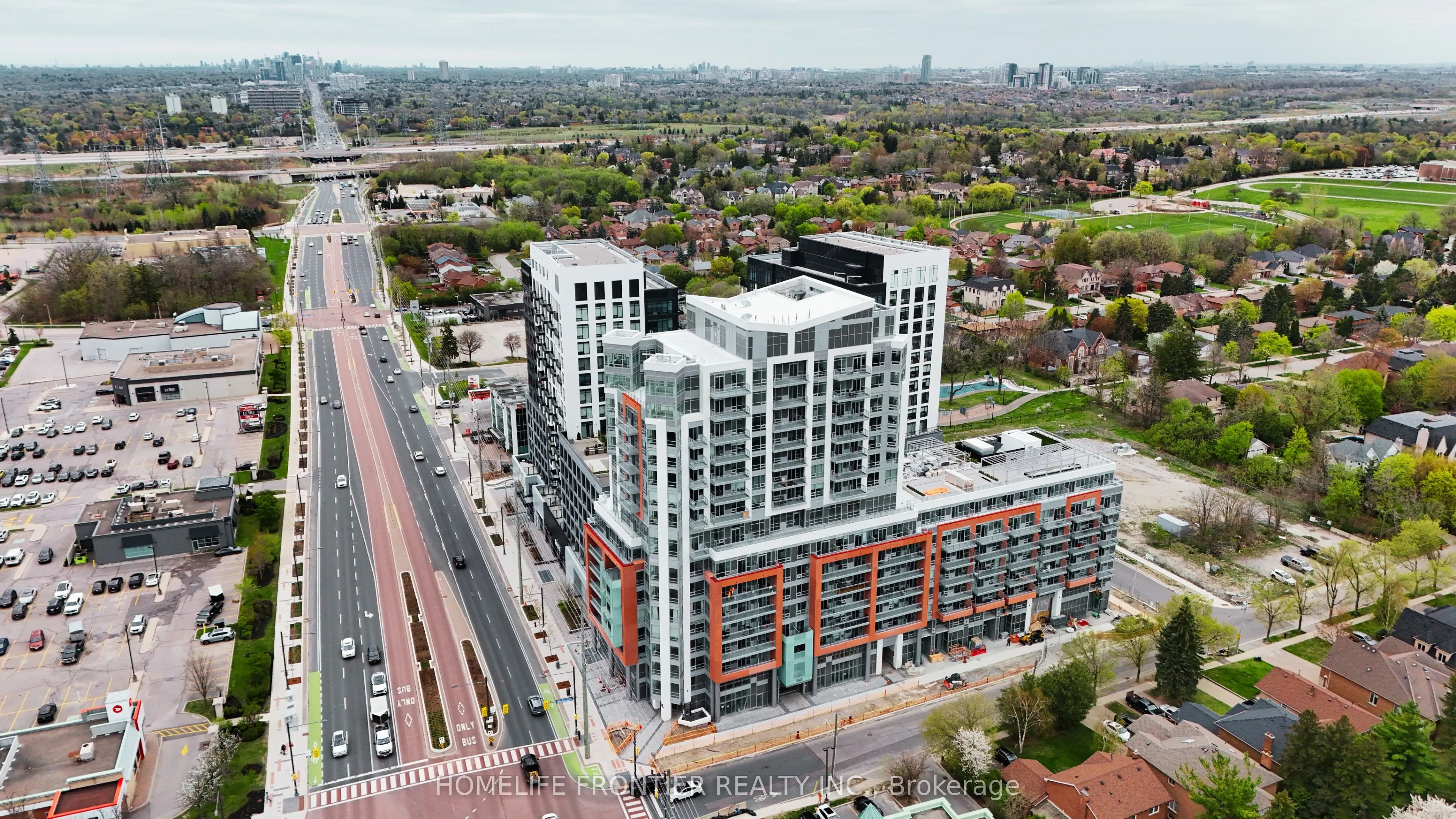 8888 Yonge Street, #724