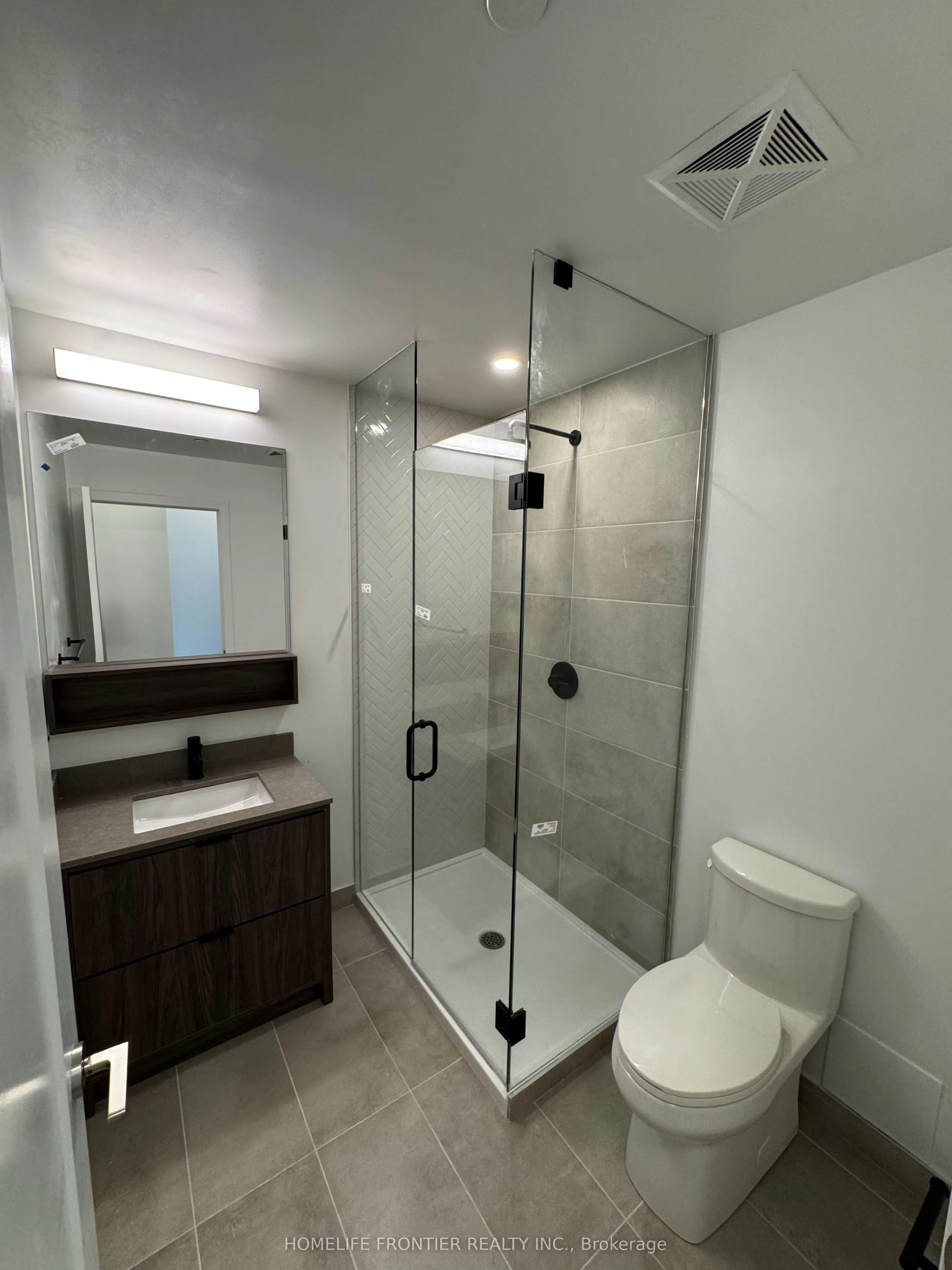 8888 Yonge Street, #724