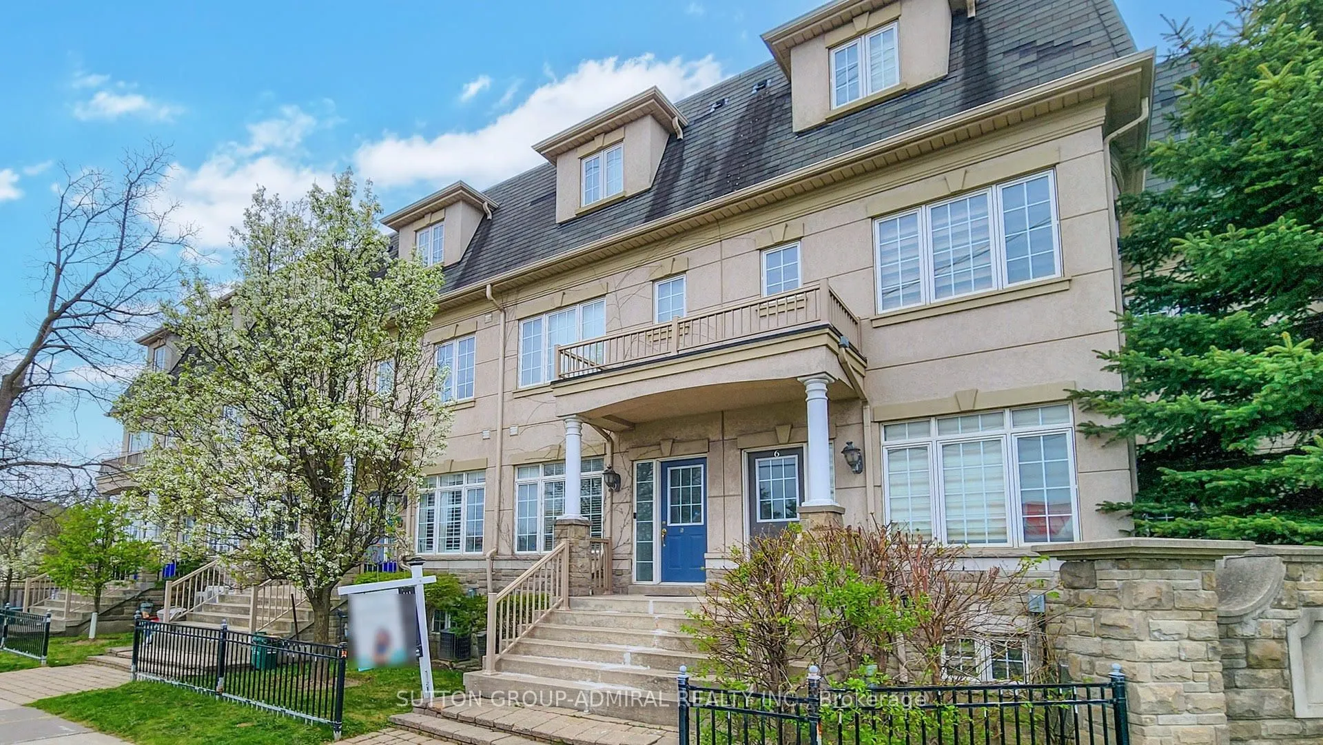 9241 Bathurst Street, #5