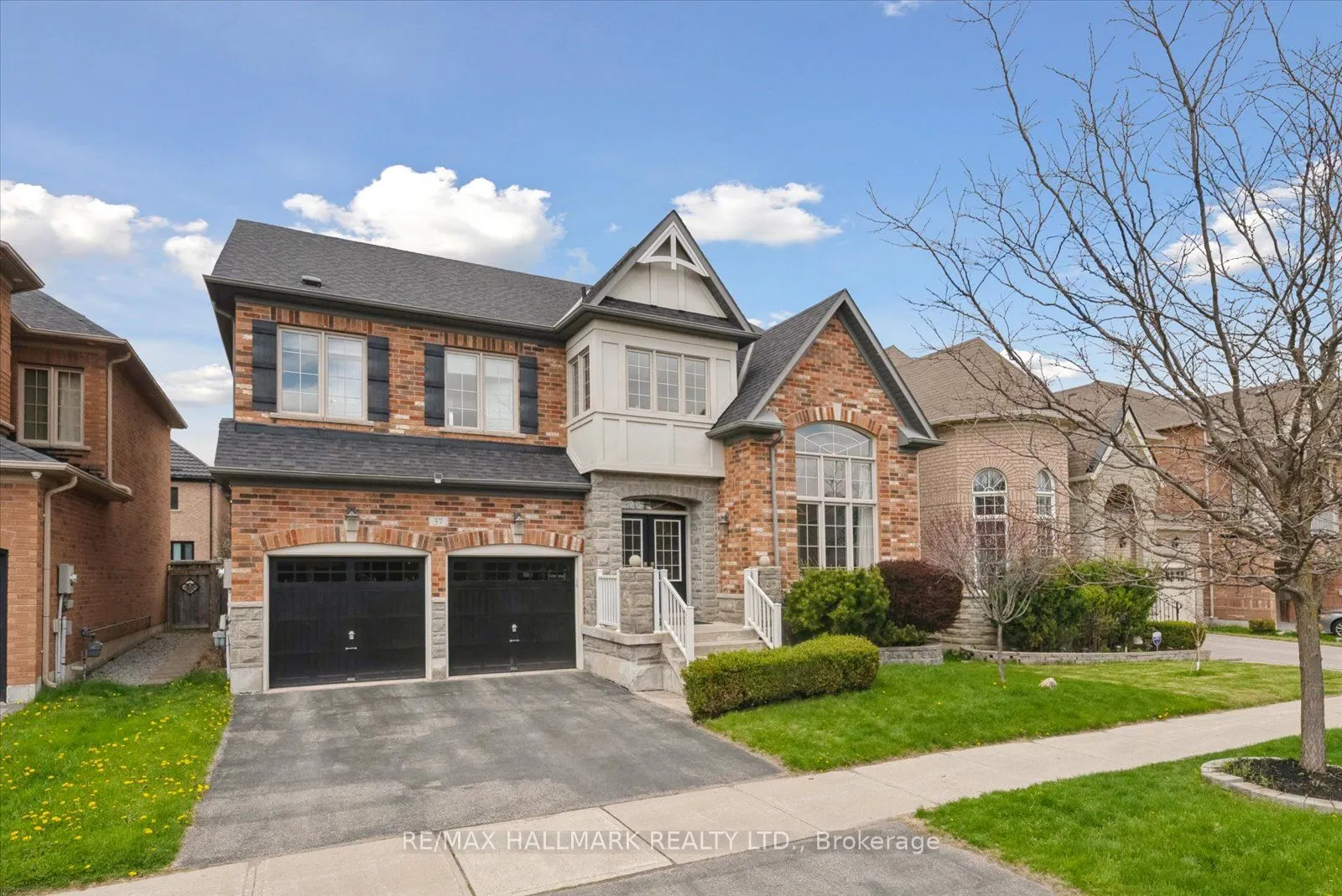 37 Maplebank Crescent