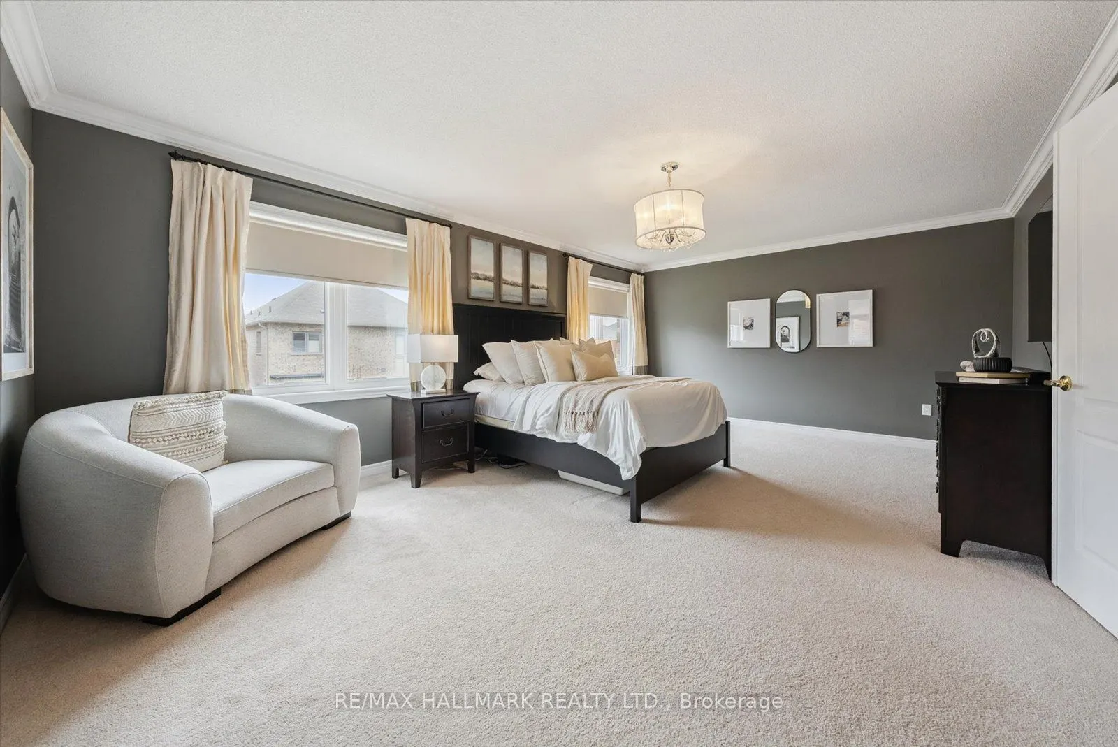 37 Maplebank Crescent
