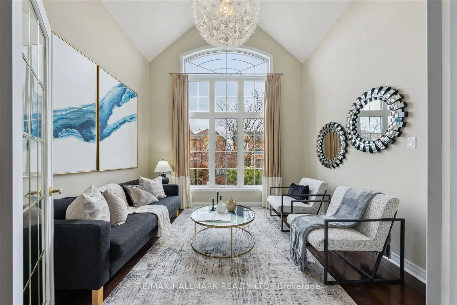 37 Maplebank Crescent