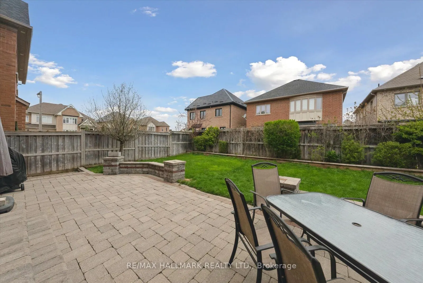 37 Maplebank Crescent