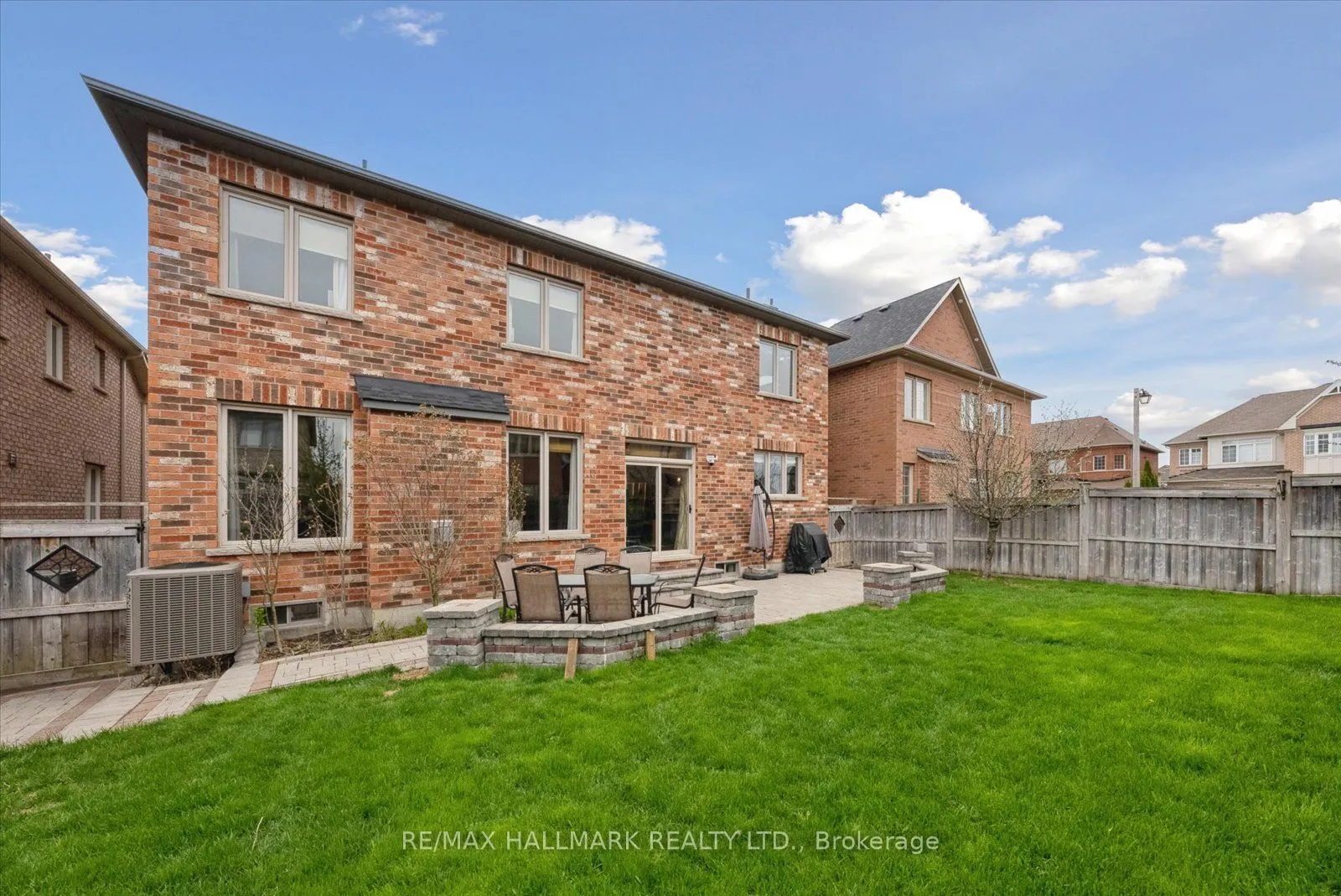 37 Maplebank Crescent