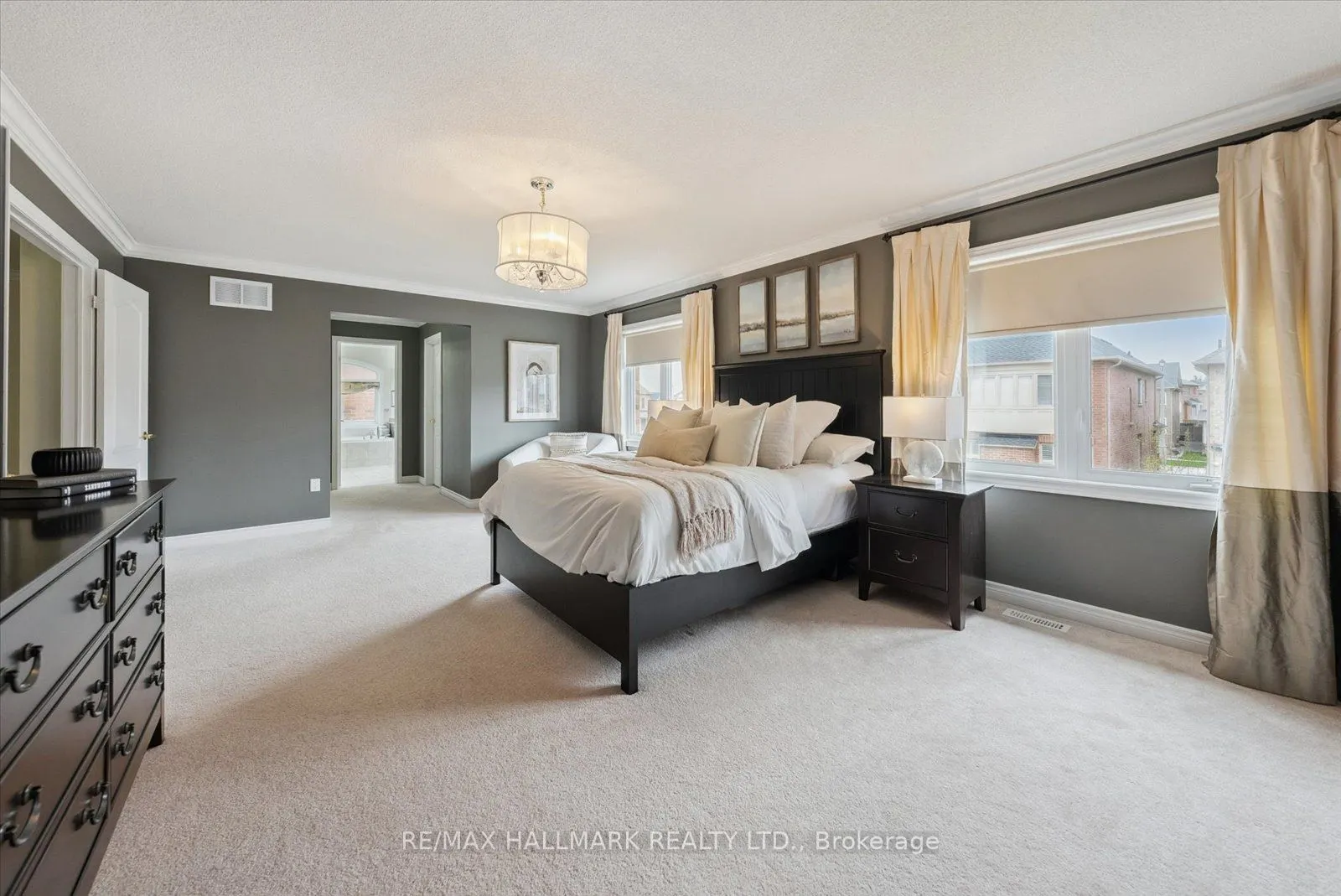 37 Maplebank Crescent